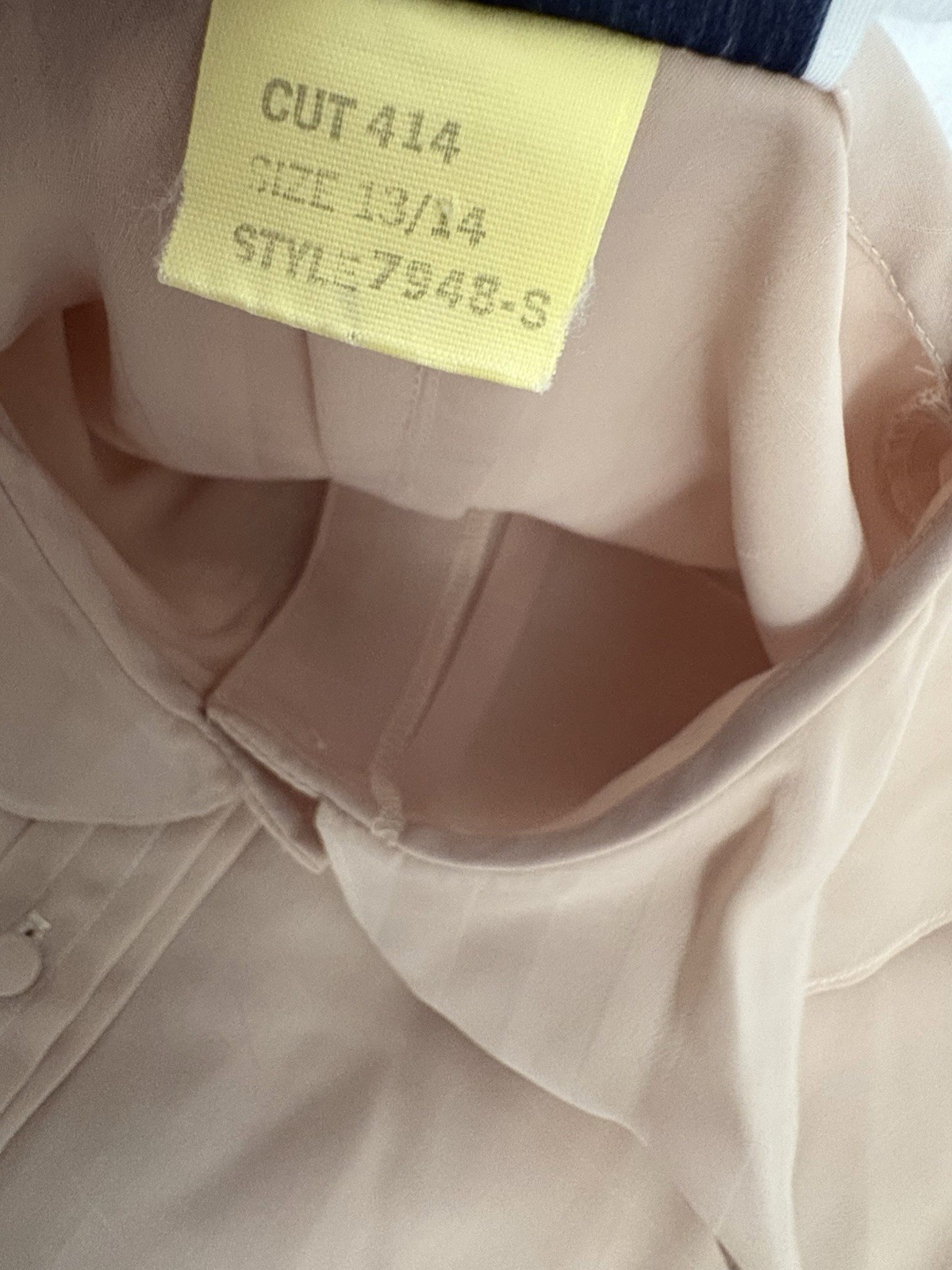 Flawless Vintage Sheer Beige Size Medium Jonathan Martin Button Up Blouse