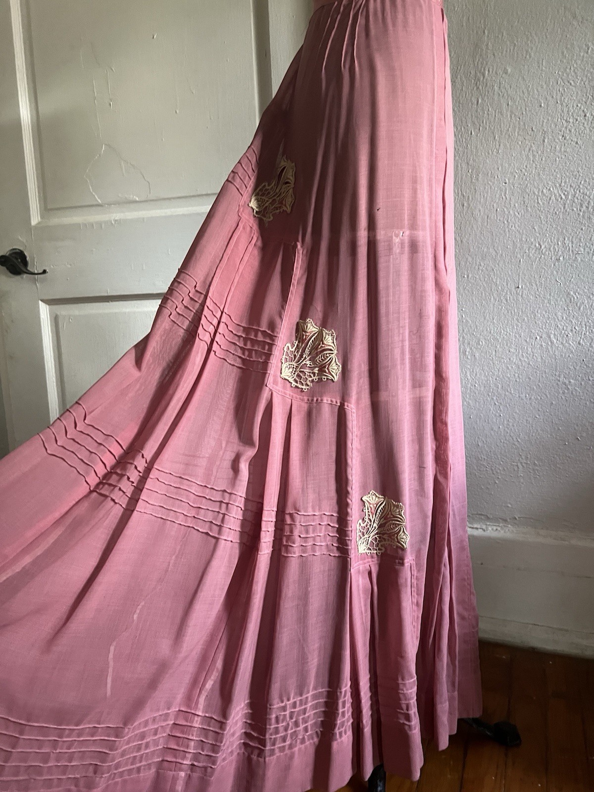 Antique Late Victorian/Early Edwardian Dusty Rose Pink Trained Skirt w/ Crochet