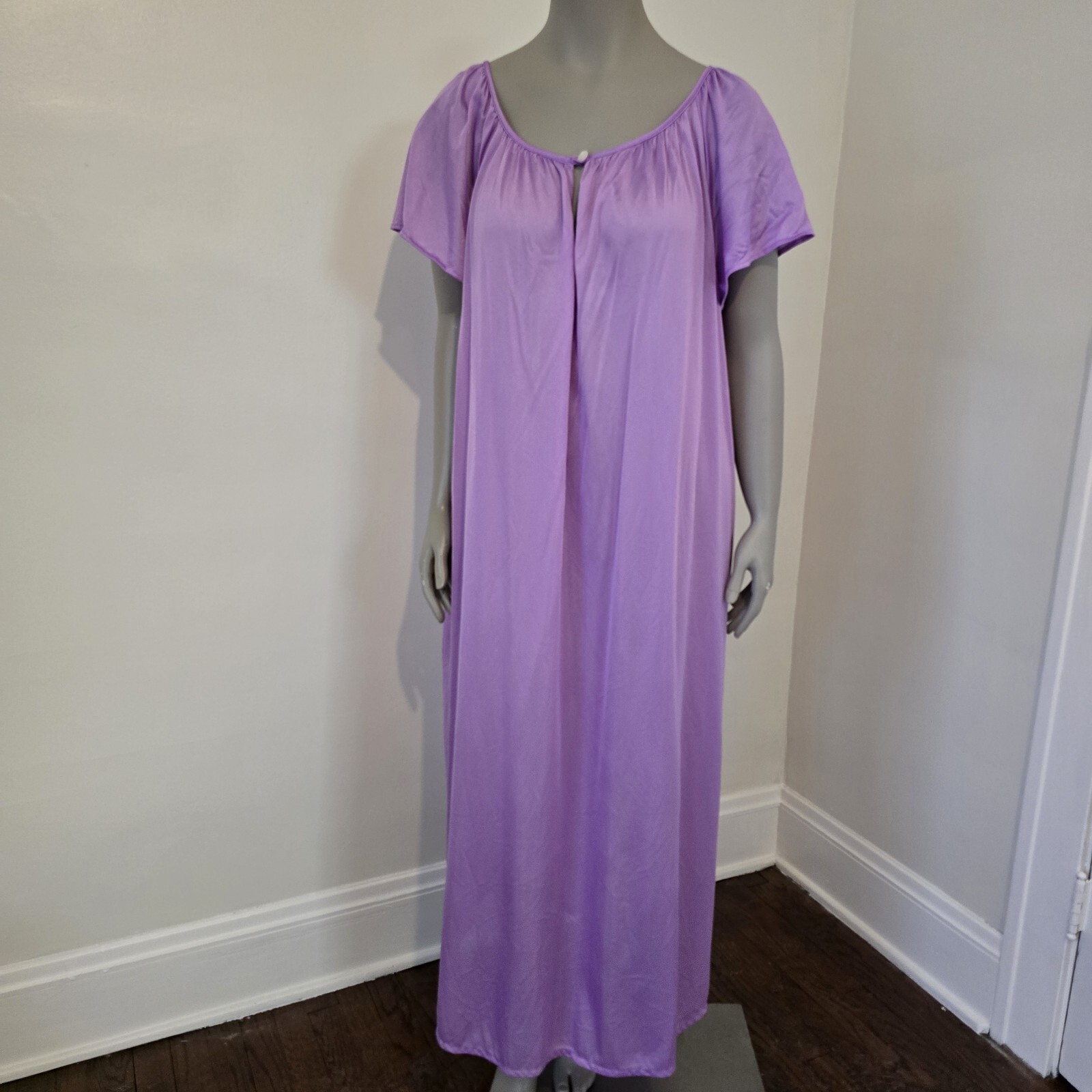 ILGWU Unionmade Purple Flutter Sleeve Full Length Nylon Nightgown B6-B8 Keyhole