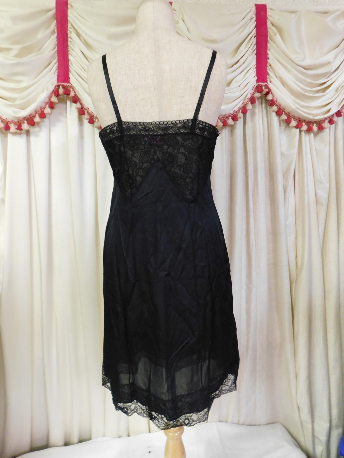 Vintage MISS YOUTH FORMS Silky Lacey Full Slip Black Size 34 29″ Waist