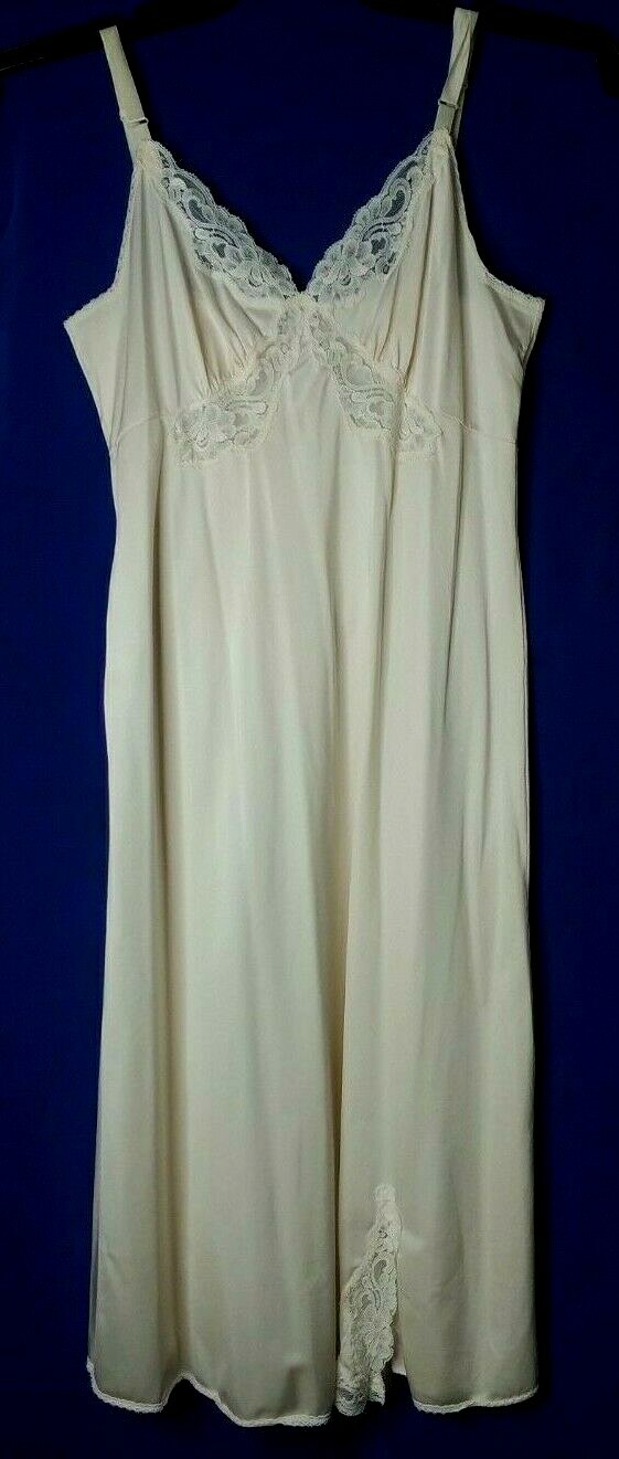 VINTAGE SHADOWLINE FULL SLIP SHEER LACY BUST RIBBON STRAPS SIZE 34 SMALL