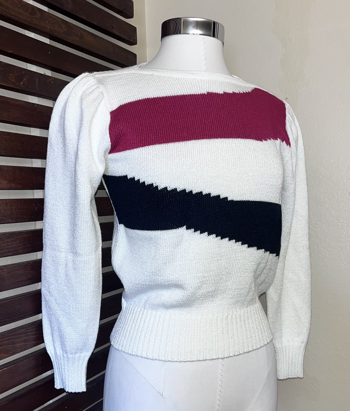 1970s 1980s 70s 80s Vintage Cream Fuchsia Pink & Black 3/4 Sleeve Sweater