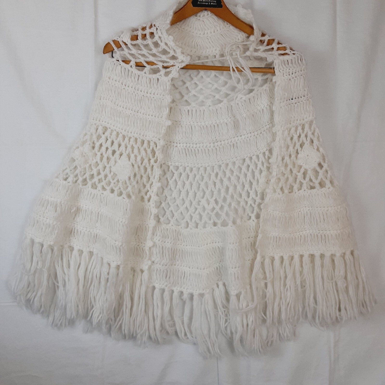Celebritees by Desco Vintage Hand Crocheted Off White Sweater Shrug