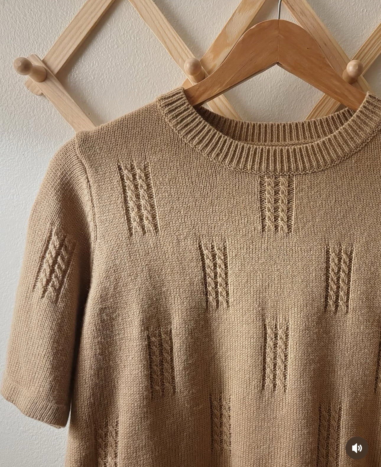 Vintage Sweater Top (size And Brand Unknown)