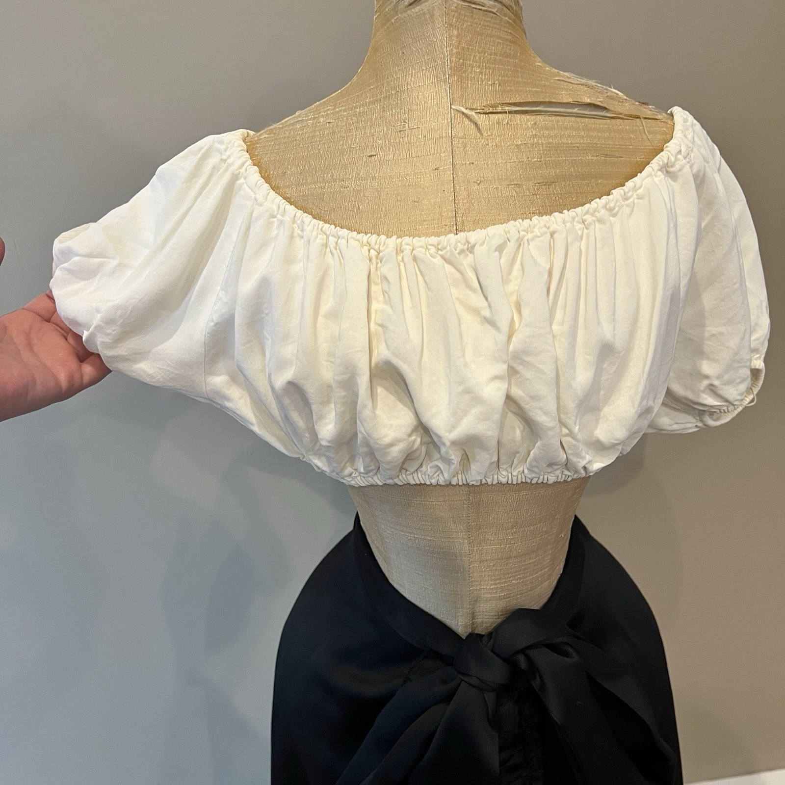 Vintage Victorian Crop Top Small Ivory Boho Hippie Ren Fair Stretch Bubble Hem