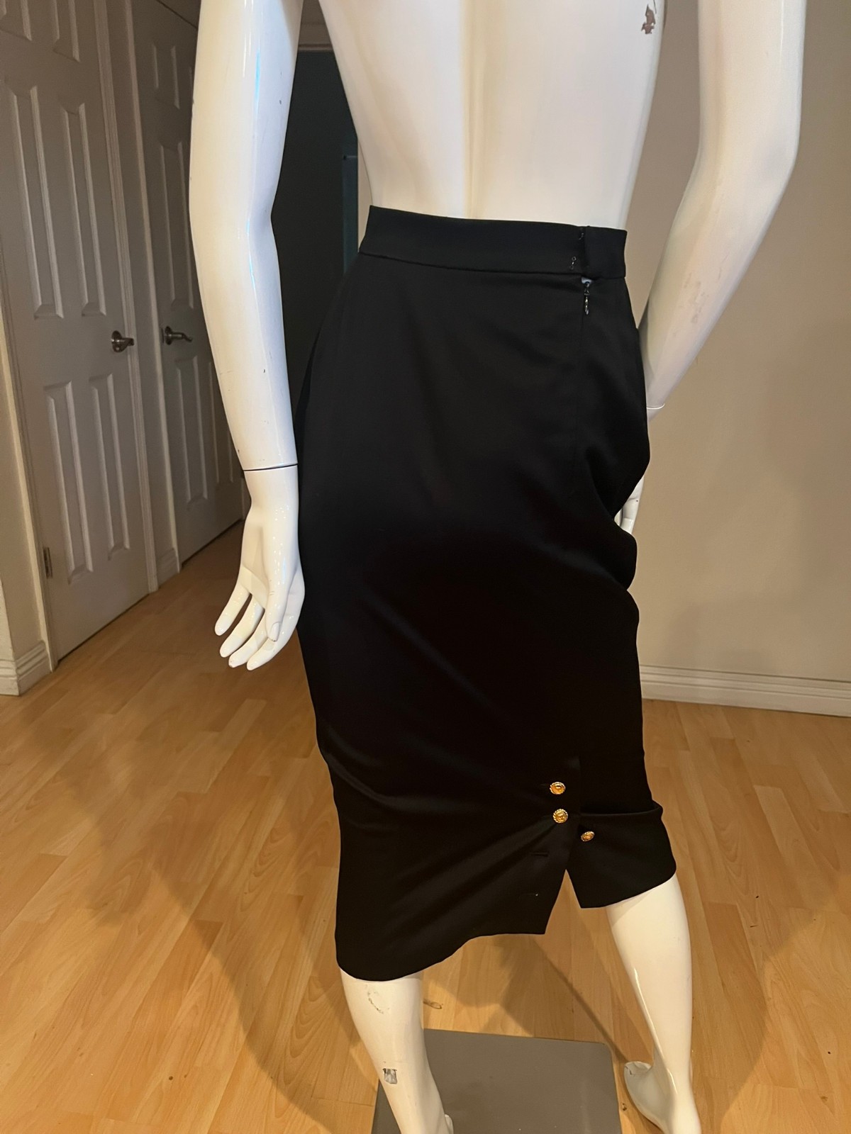 VINTAGE 80’S CHANEL BOUTIQUE WOOL PENCIL MIDI SKIRT SIZE 36 FR / 2-4 US RARE