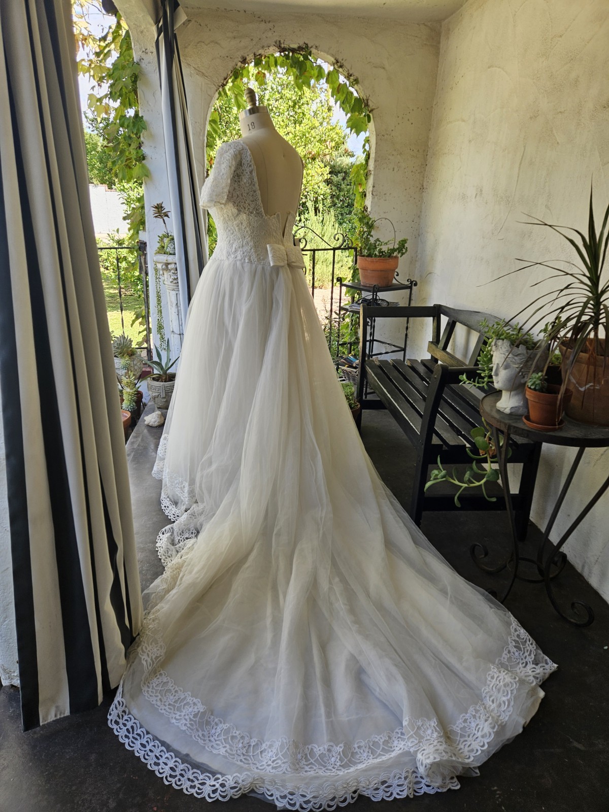 Vintage 90s-y2k Wedding Dress Ballgown Tulle Plus Size 16/18 Sleeves Lace Bridal
