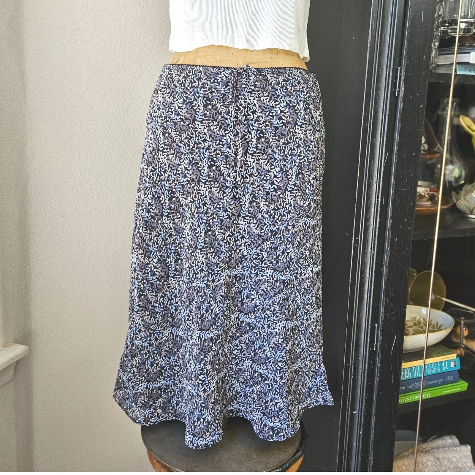 Old Navy Floral Bias Cut Midi Skirt Blue Gray Y2K Cottagecore Size 10 Zip Side