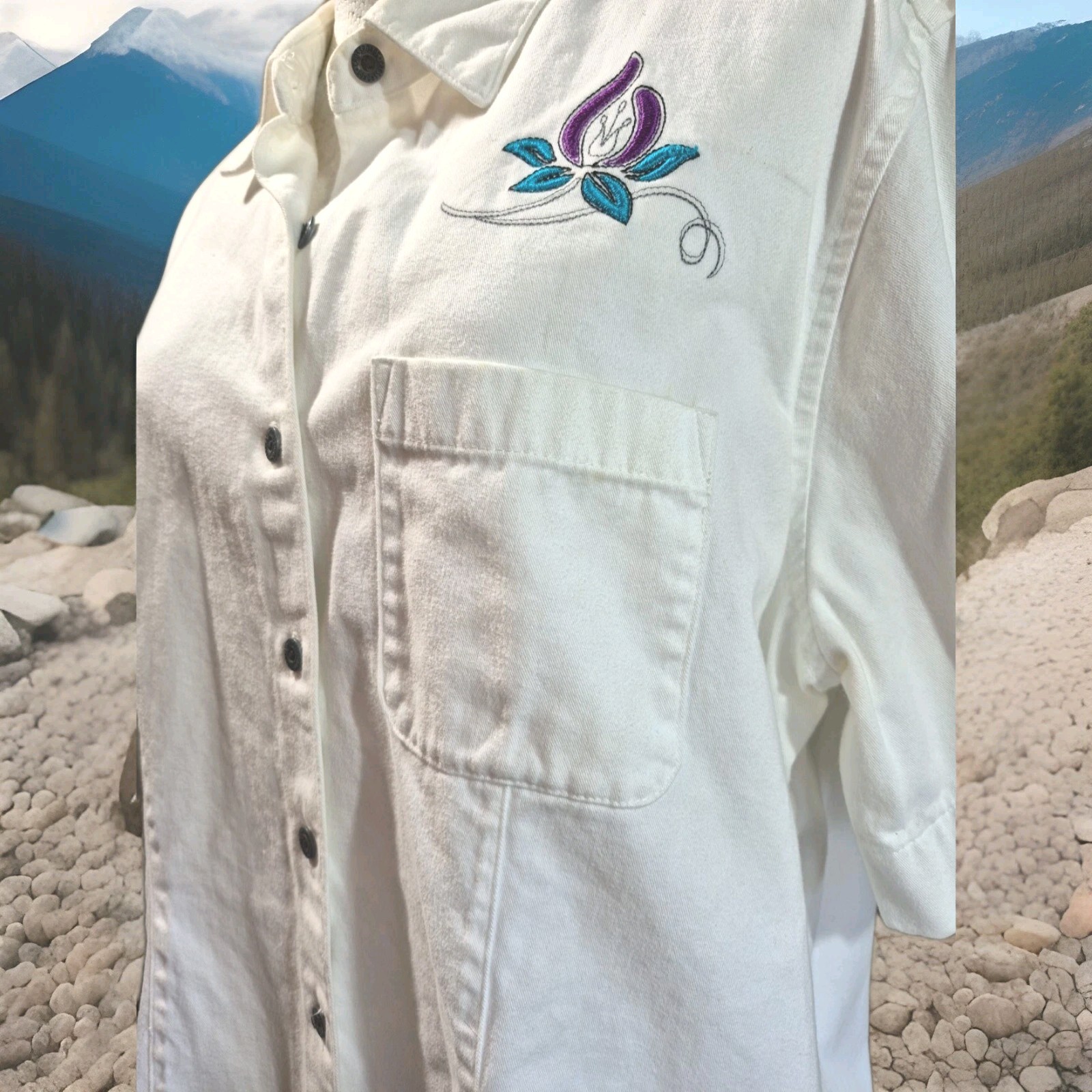 Vintage Woman XL White Cotton Floral Embroidery Vintage Tailored Western Inspire
