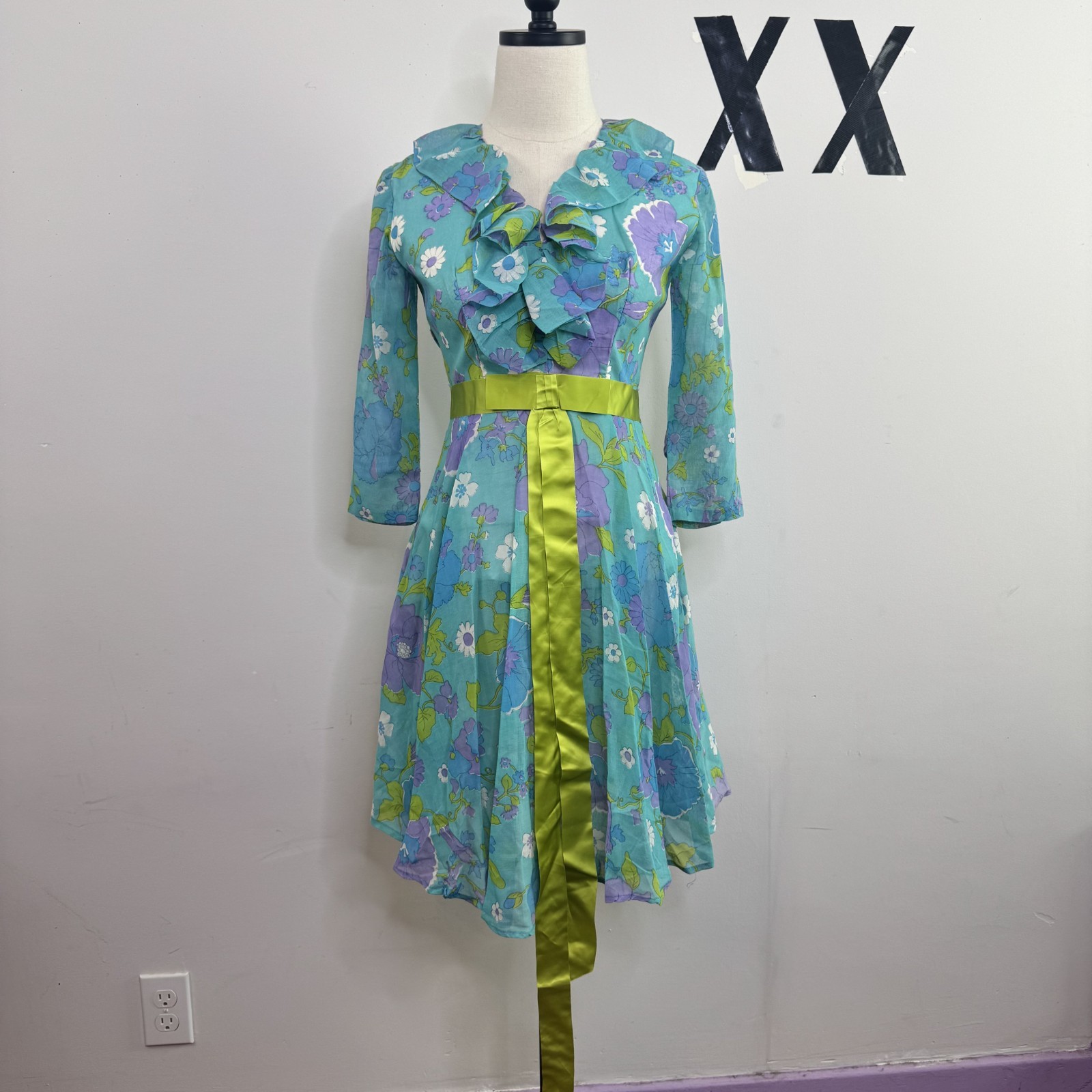 Vintage 60s Handmade Floral Cocktail Dress Long Sleeve Lined Mod Party S