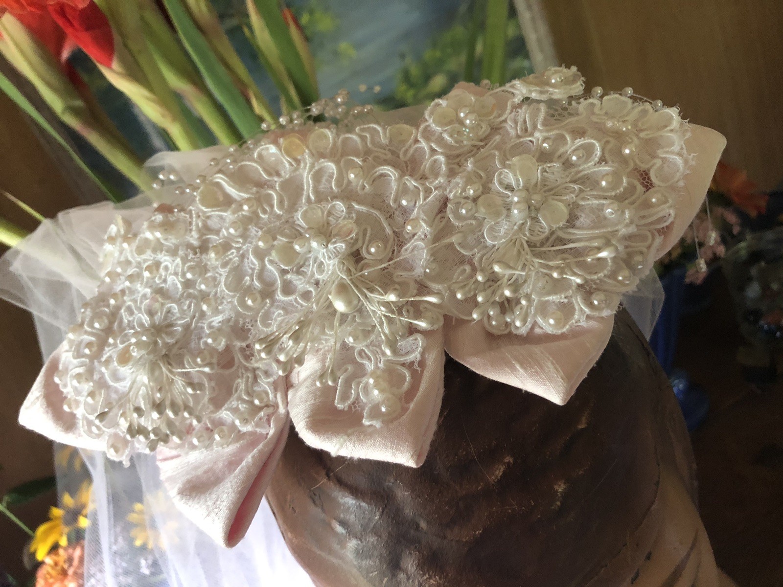 Vintage 1980’s Blush Rose Pink Lace Appliqué Pearls Wedding Gown /Veil 34-26-64