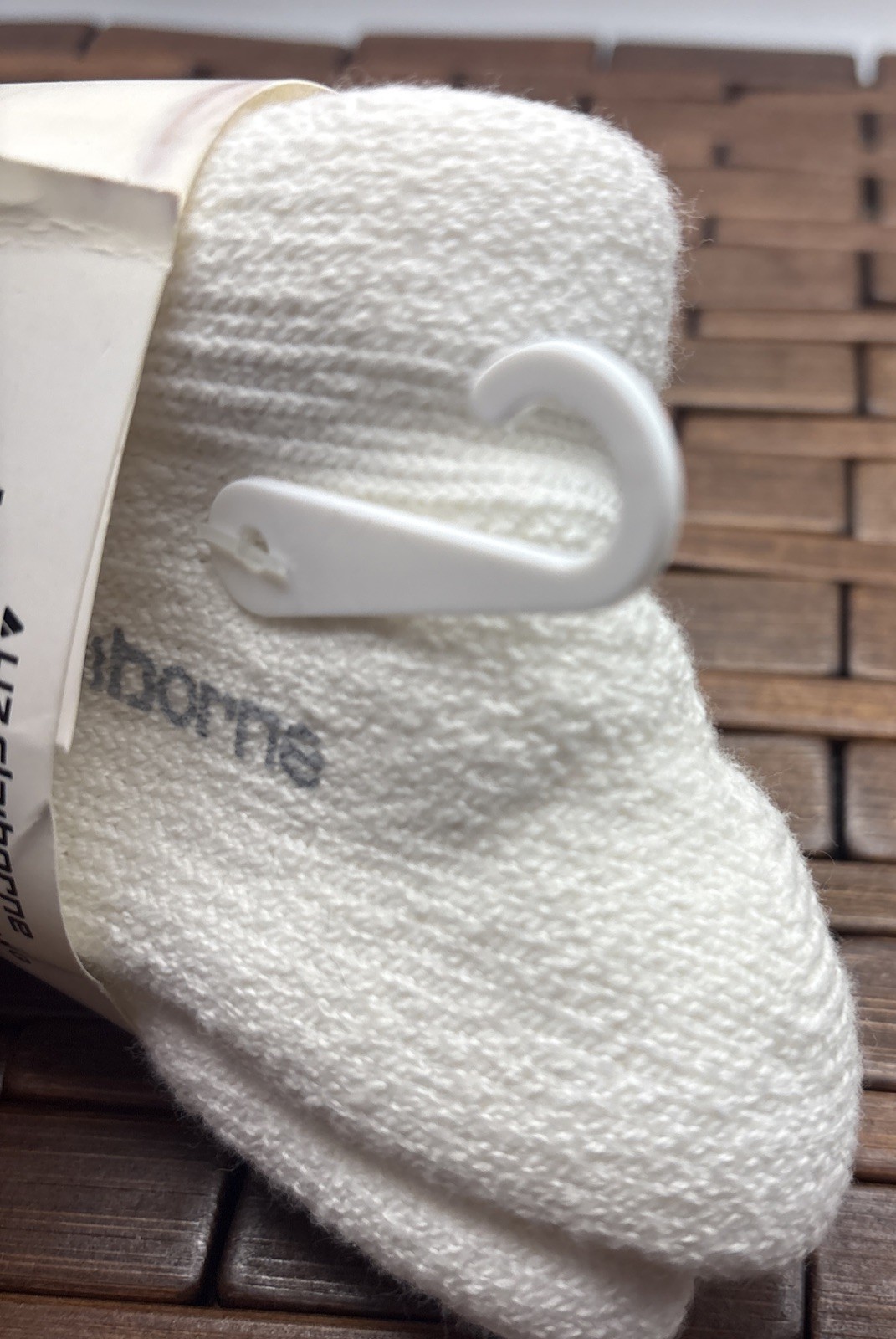 RARE~VINTAGE White (LIZ) Liz Claiborne Fitness & Hiking Socks 9-11 Cotton Blend