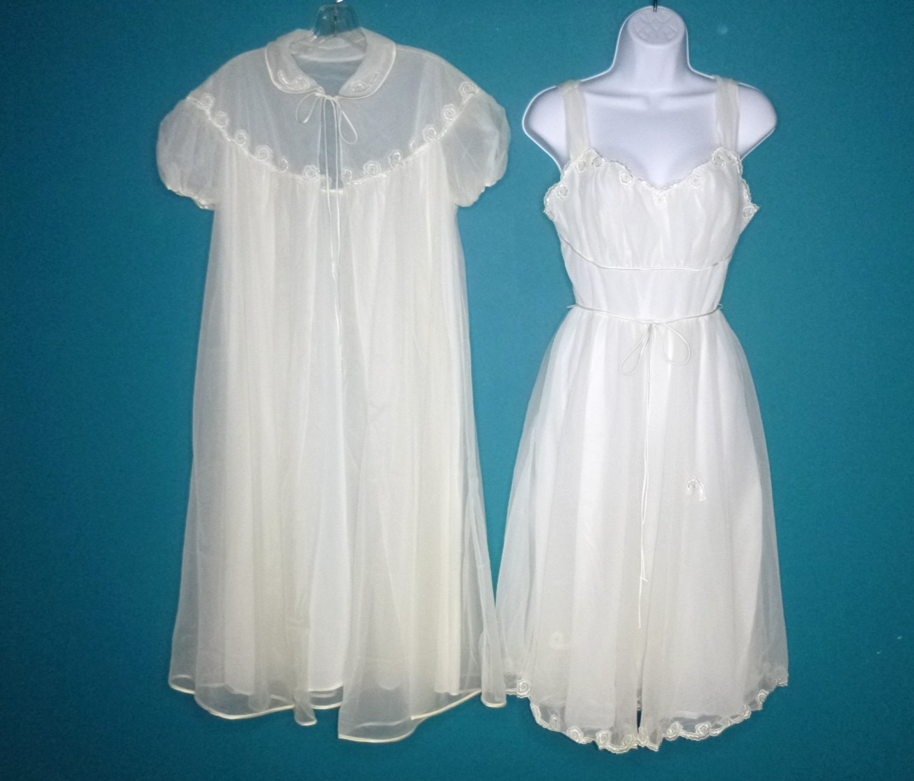Vtg Gotham Gold Stripe Peignoir Set Nightie & Robe White Dbl Layer Nylon Sz M