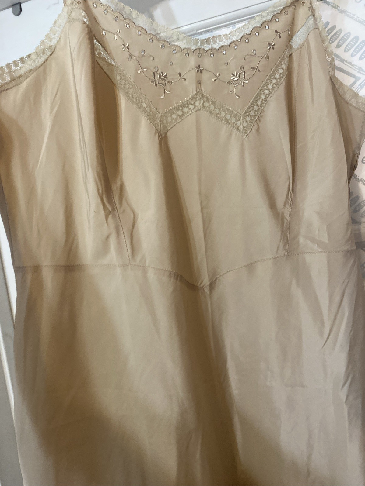 1950’s Barbizon Endear Tafredda Size 38. (large) Accordian Hem Lace