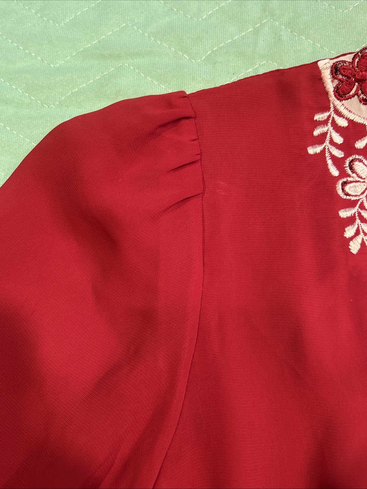 Vintage Women’s Dark Red Elastic Waist Shirt Sleeve Dress Embroidered Flowers