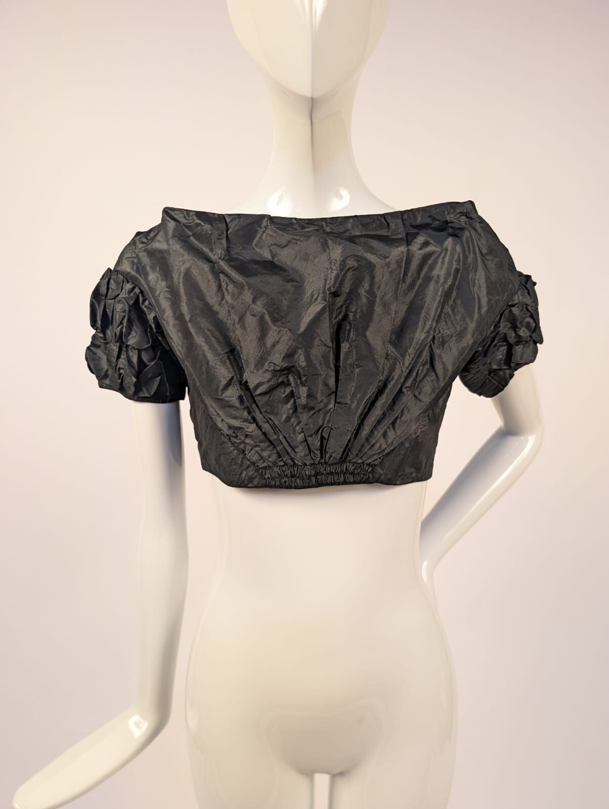 GOTHIC MID 19TH C 1850’S HAND SEWN BLACK SILK TAFFETA BODICE W PUFF SLEEVES 