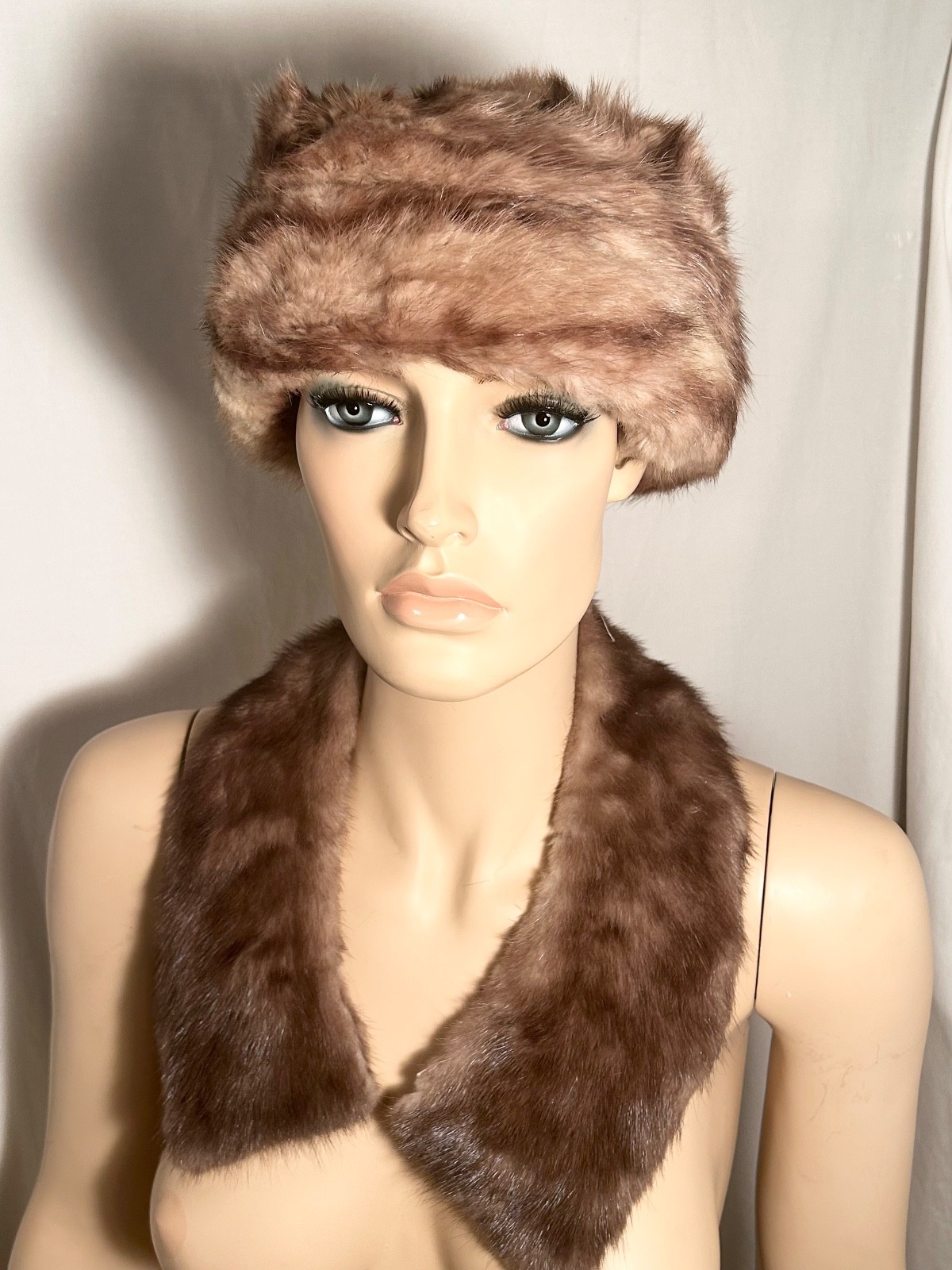 VERY VINTAGE GENUINE MINK FUR COLLAR & HAT, DELICATE SEE ALL PICTURES
