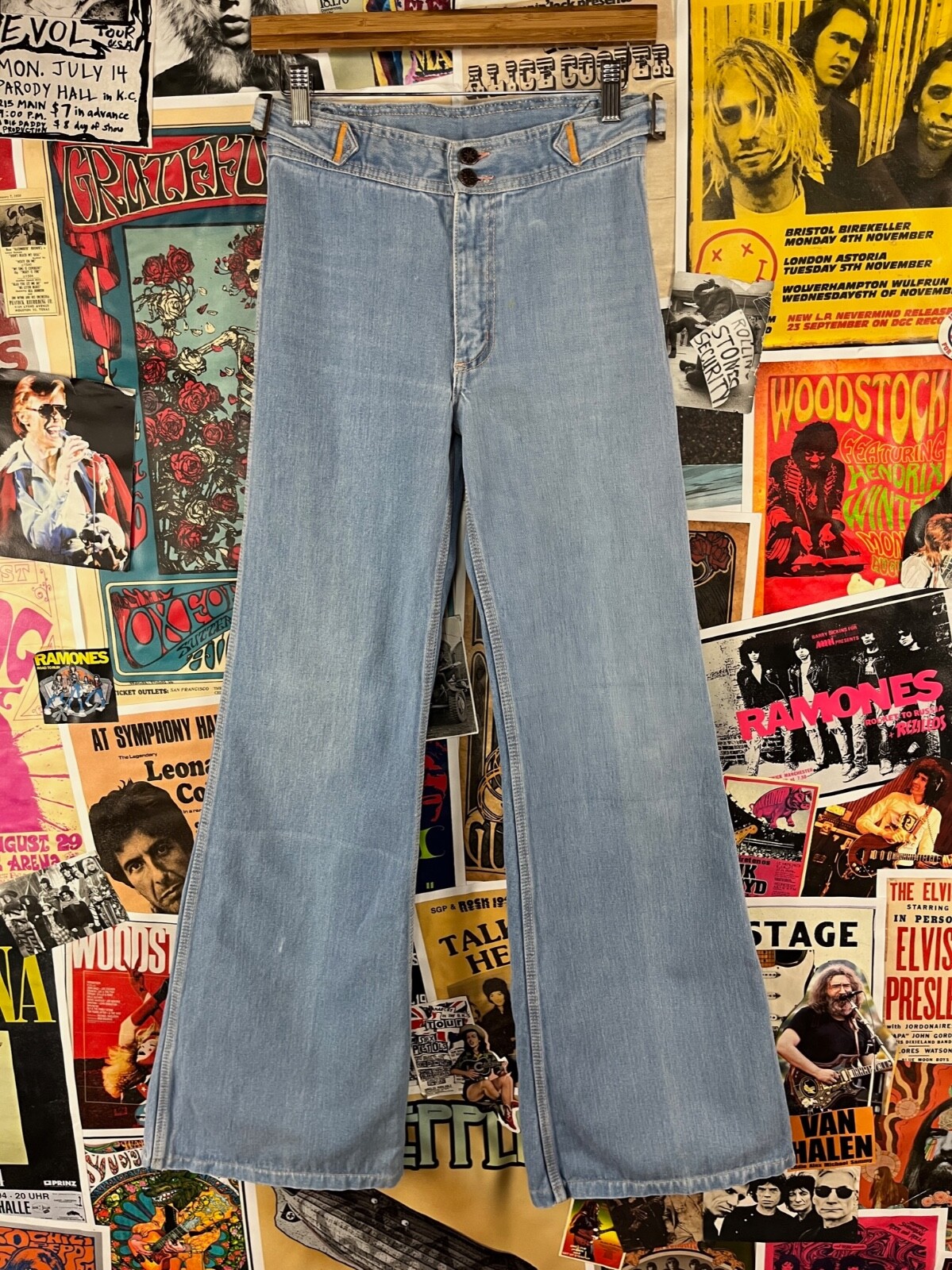 Vtg 70s Light Wash Embroidered Brittania Logo Wide Leg Denim Flares 27×33 Hippie