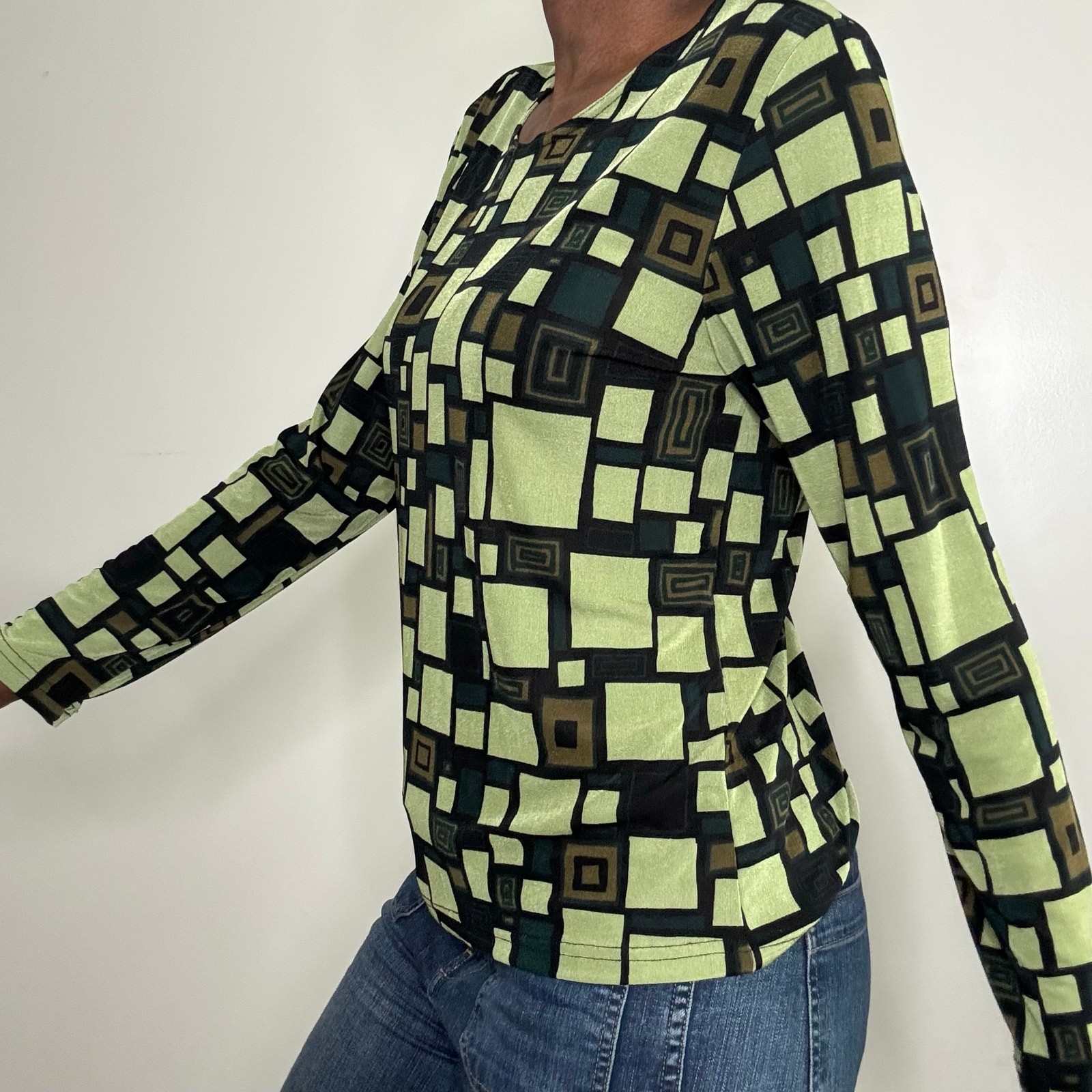 Carol Rose Green MOD Print Long sleeve Stretch Blouse Top Size Large