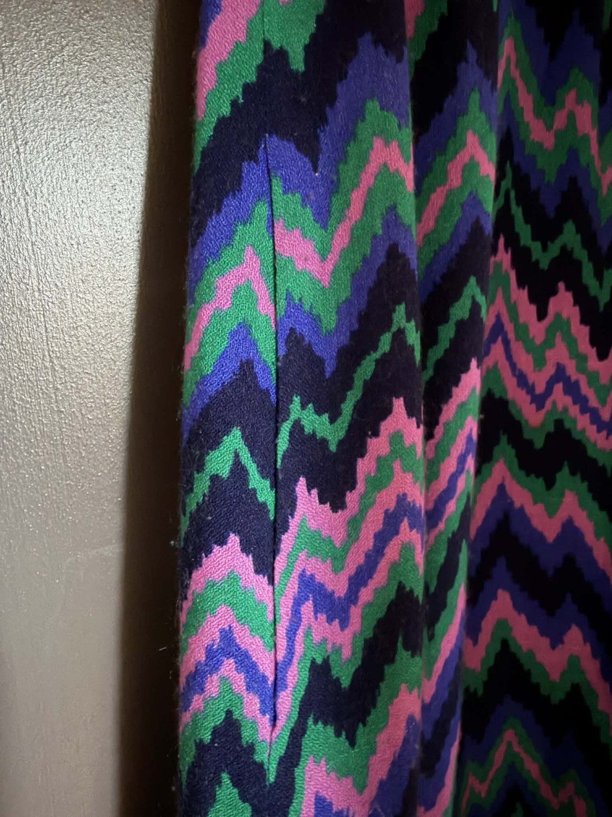 Early 1970s Mollie Parnis Boutique fit-and-flare chevron midi day dress — Small
