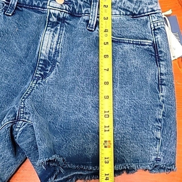 NEW UNIVERSAL THREAD VINTAGE DENIM STRETCH MIDI SHORTS FITTED HIP AND LEG SIZE 6