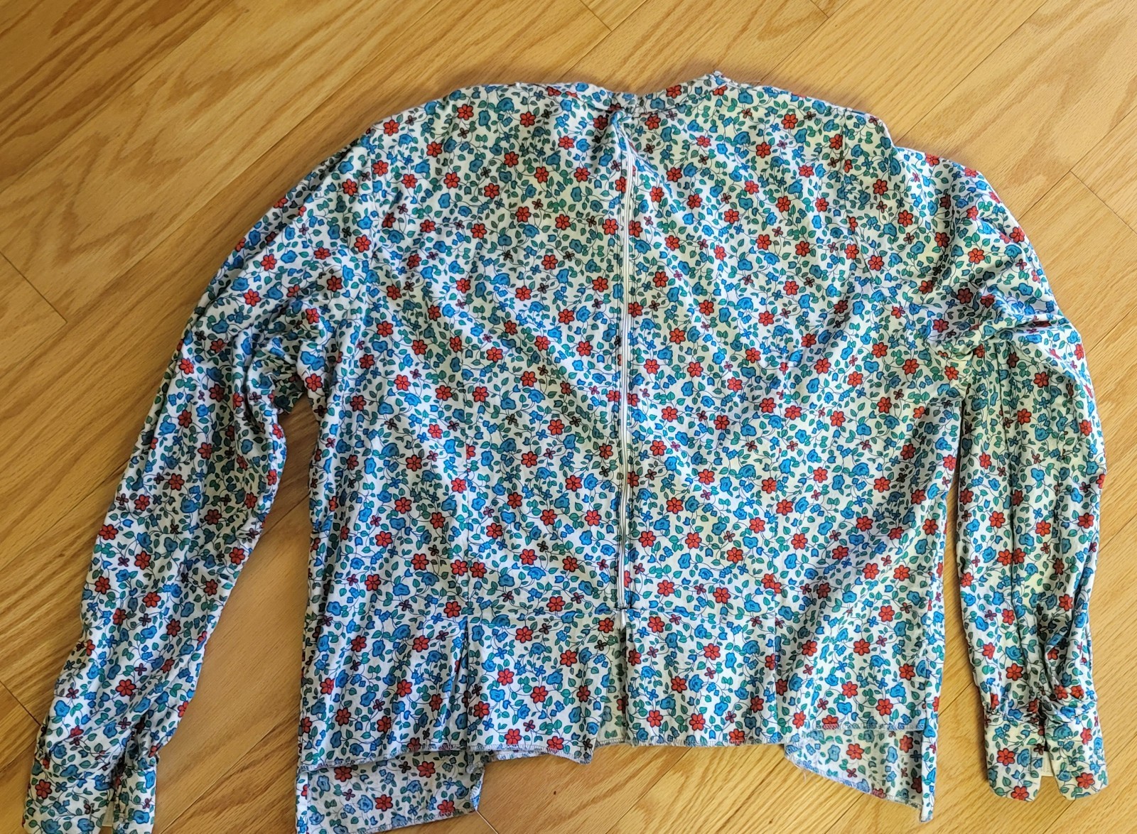 Vintage 1960’s – 1970’s Summer Floral, Long Sleeved, Hippie, Prairie Med/Lg.