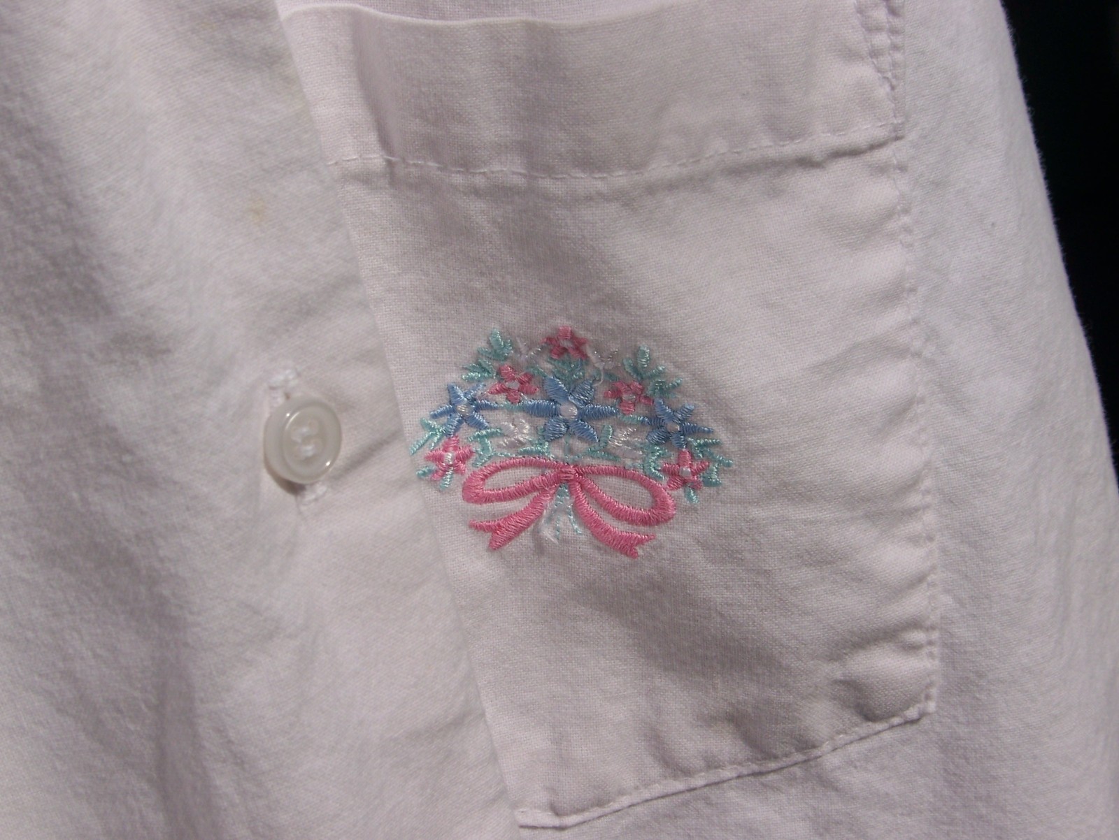 EUC Fire Islander Bright White Blouse Top Embroidered Floral Pocket