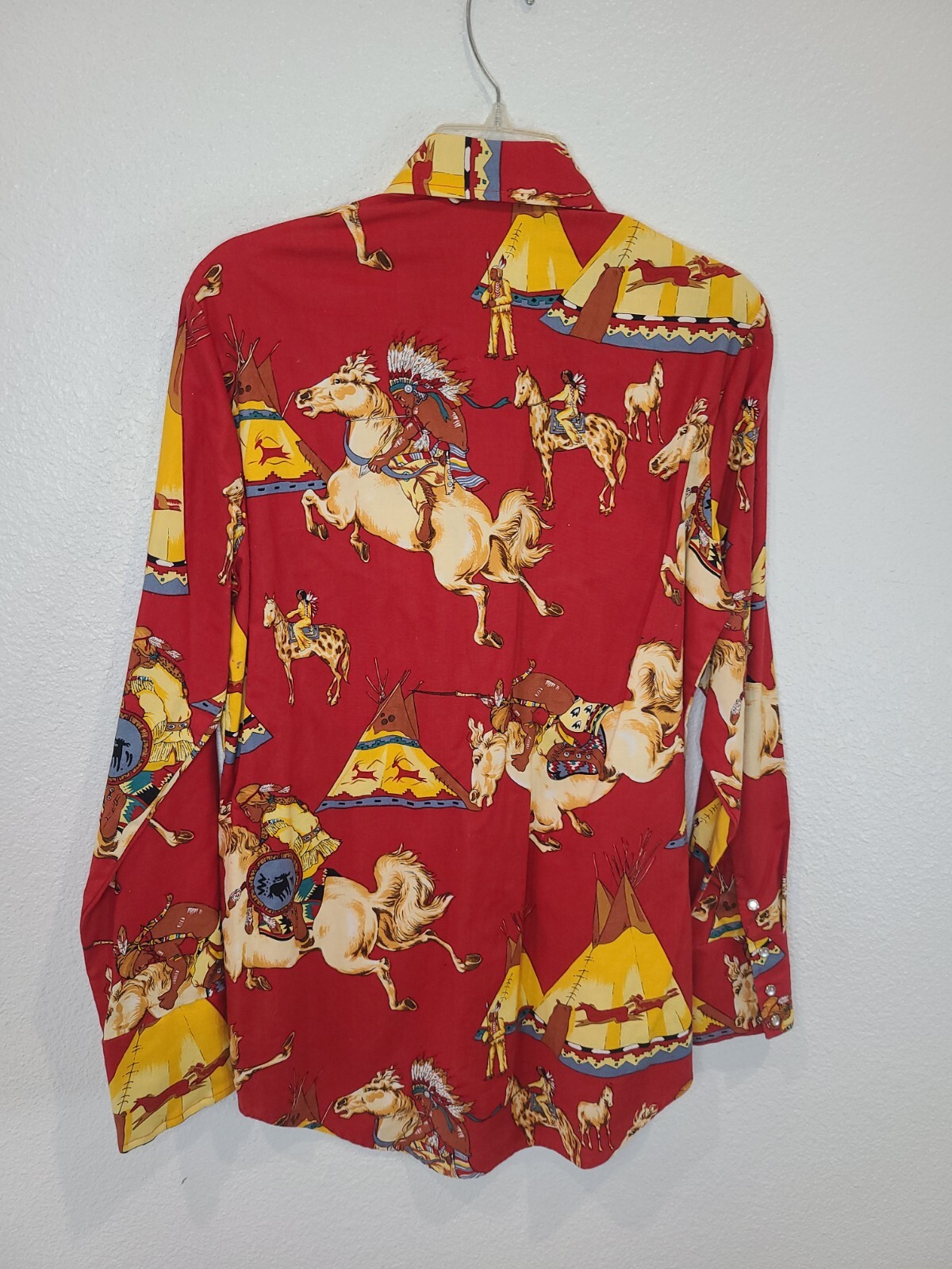 VTG Caravan Western Apparel Native novelty print Shirt, Rare retro indigenous M