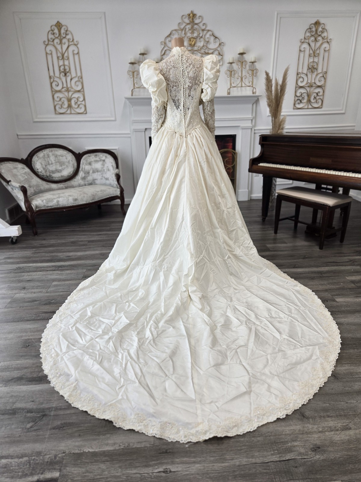 Demetrios Vintage 80s Ivory Alencon Lace Taffeta Long Sleeve Wedding Dress sz 10