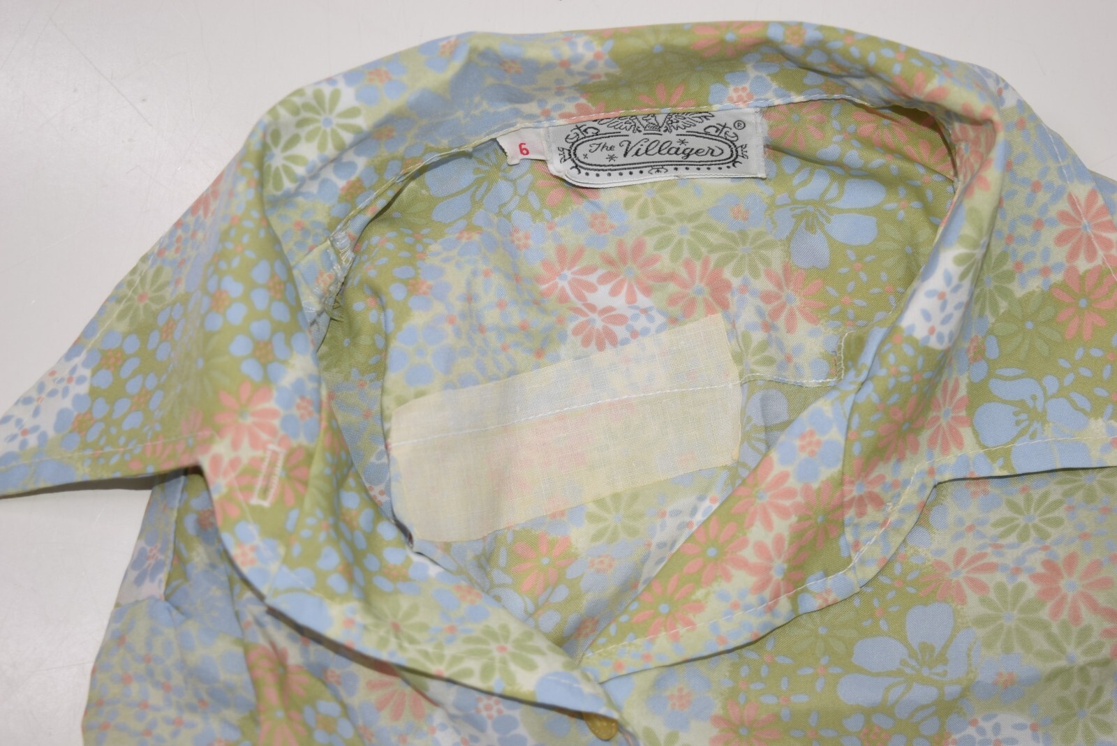 Vintage 70s Blouse Womens S 6 Floral Button Up Hippy Dagger Collar Flower Power