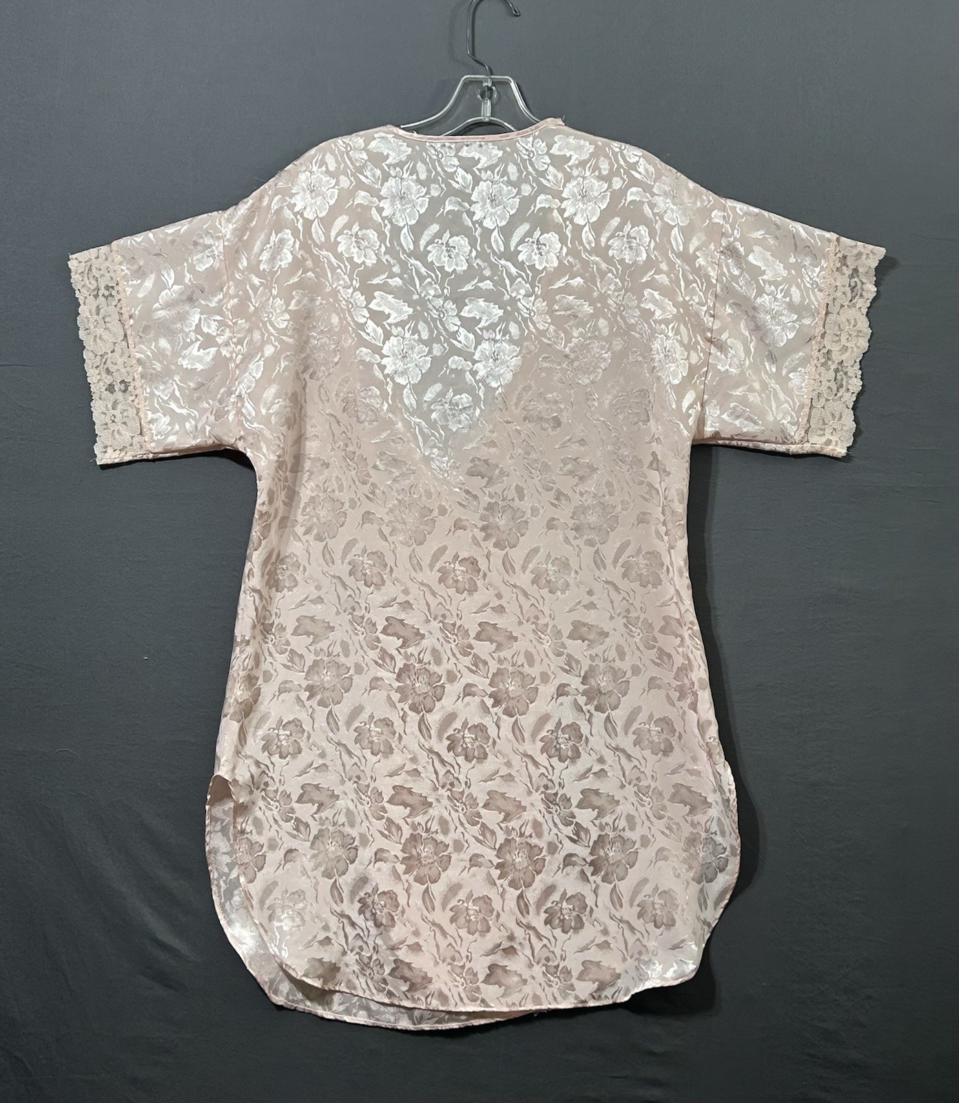 Victoria’s Secret Night Shirt Sz M/L Petite Pink Floral Jacquard Button Front