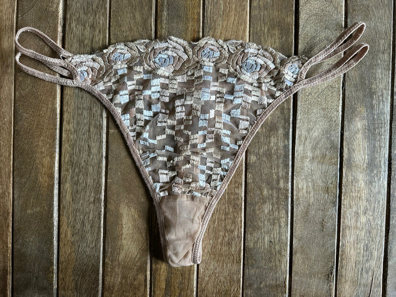Vtg L Beige Sheer Lace Thong String Bikini Panty Panties￼