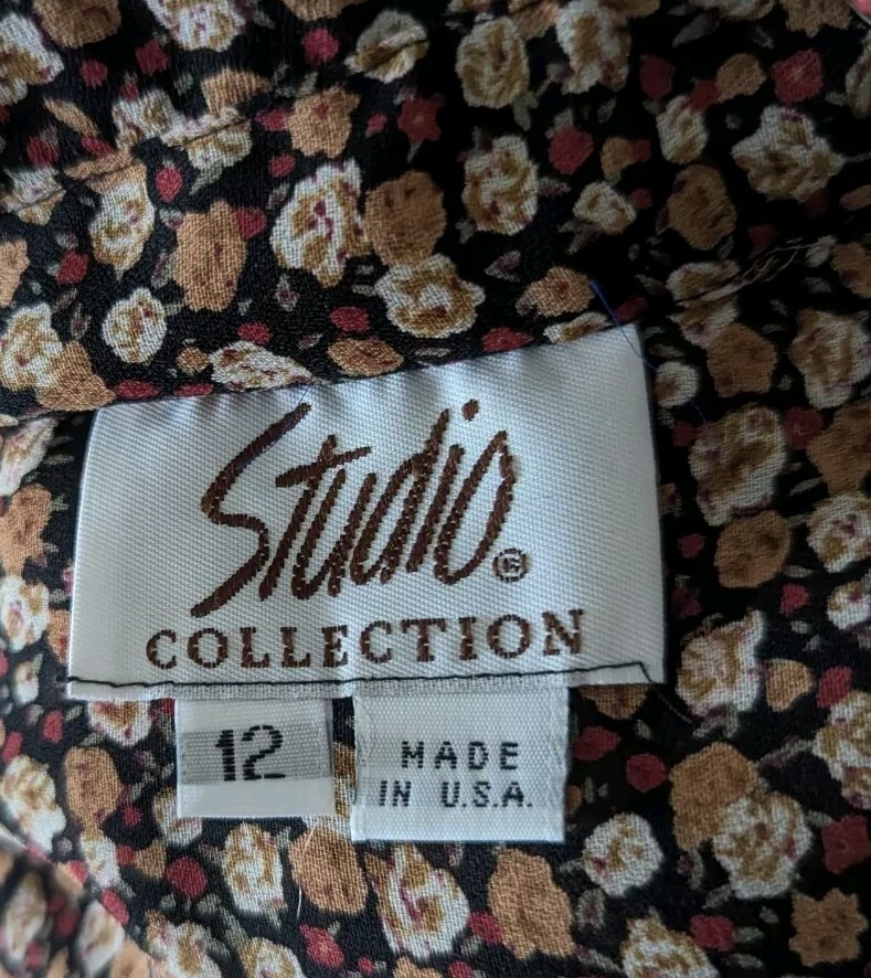 Vintage Shirt Dress M L Floral w Belt and Pockets Black Brown Red Semi Sheer