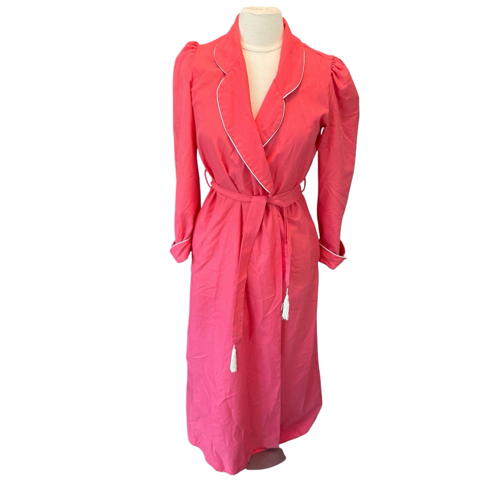 VTG 70’s Evelyn Pearson Robe Lightweight Coral Belted Tassel Sz Petite Polyester
