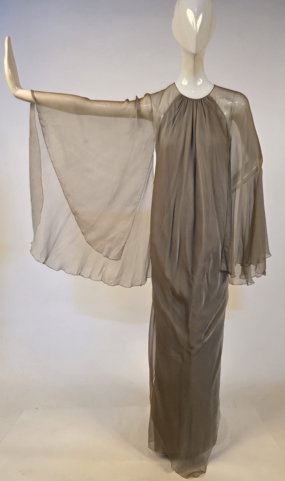 VINTAGE 1970’S DESIGNER OSCAR DE LA RENTA SILK CHIFFON EVENING GOWN DRESS 