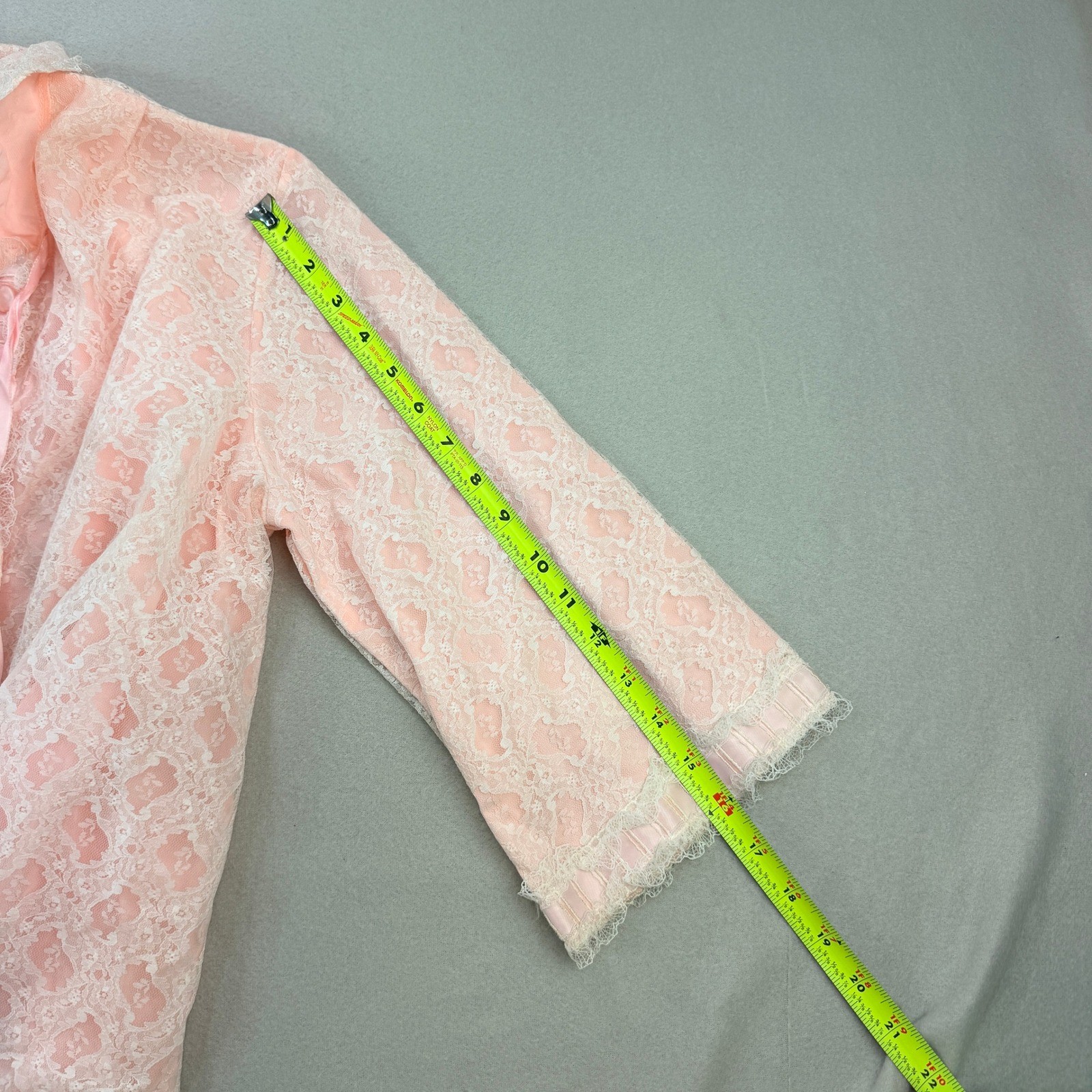 Vintage Nanette Pink Floral Lace Bed Jacket 3/4 Sleeve Ribbon Tie Small Lined