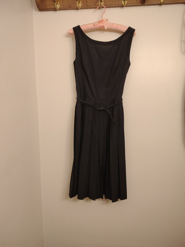 VTG L’aiglon 1950s Sleeveless Black Shirtwaist Dress Belted w/Pleated Skirt