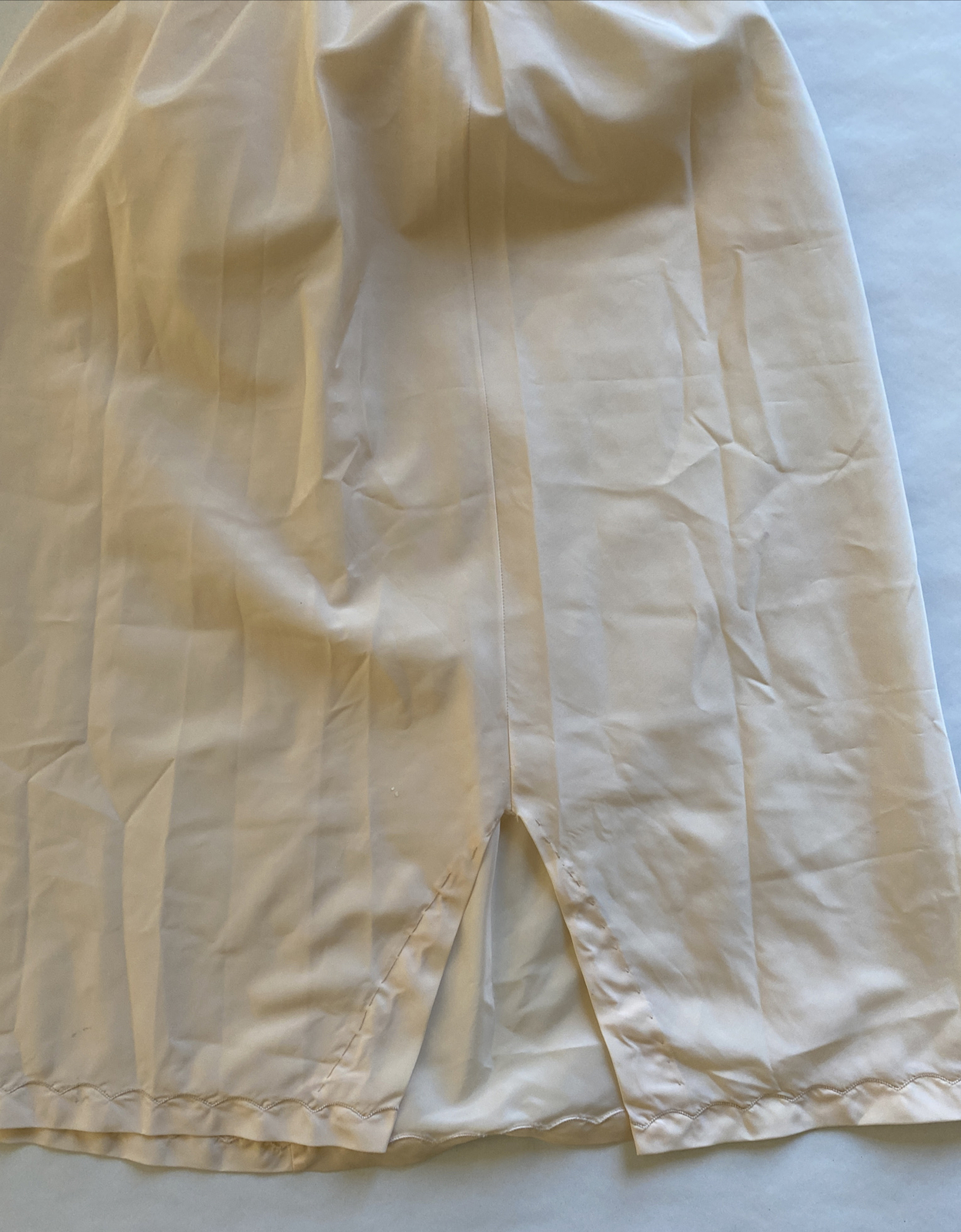 Wonder Maid vintage half slip Size medium nylon poly Beige