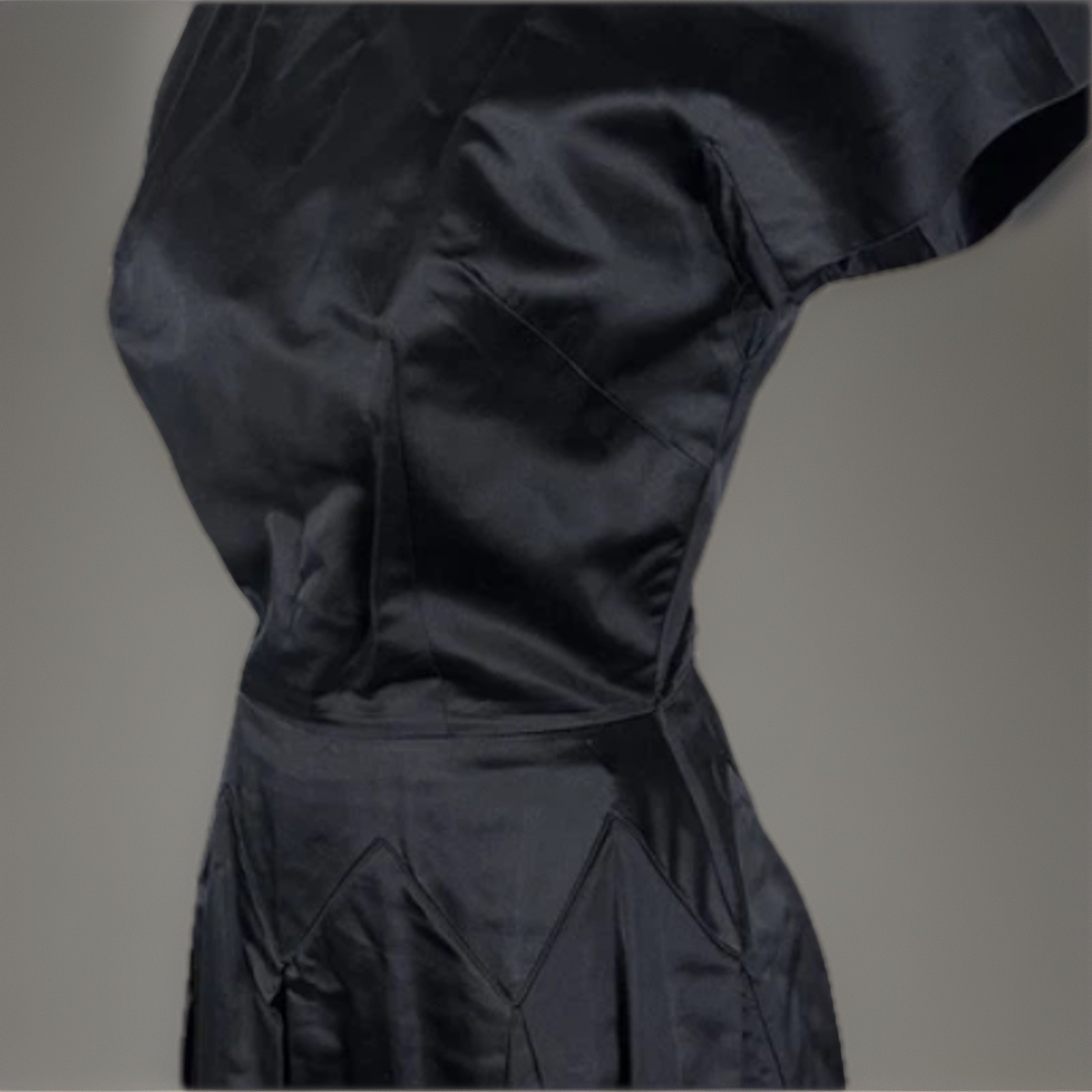 VTG 50s Dynasty Cocktail Dress Black Silk Taffeta Darts Pleated Low Back Size XS