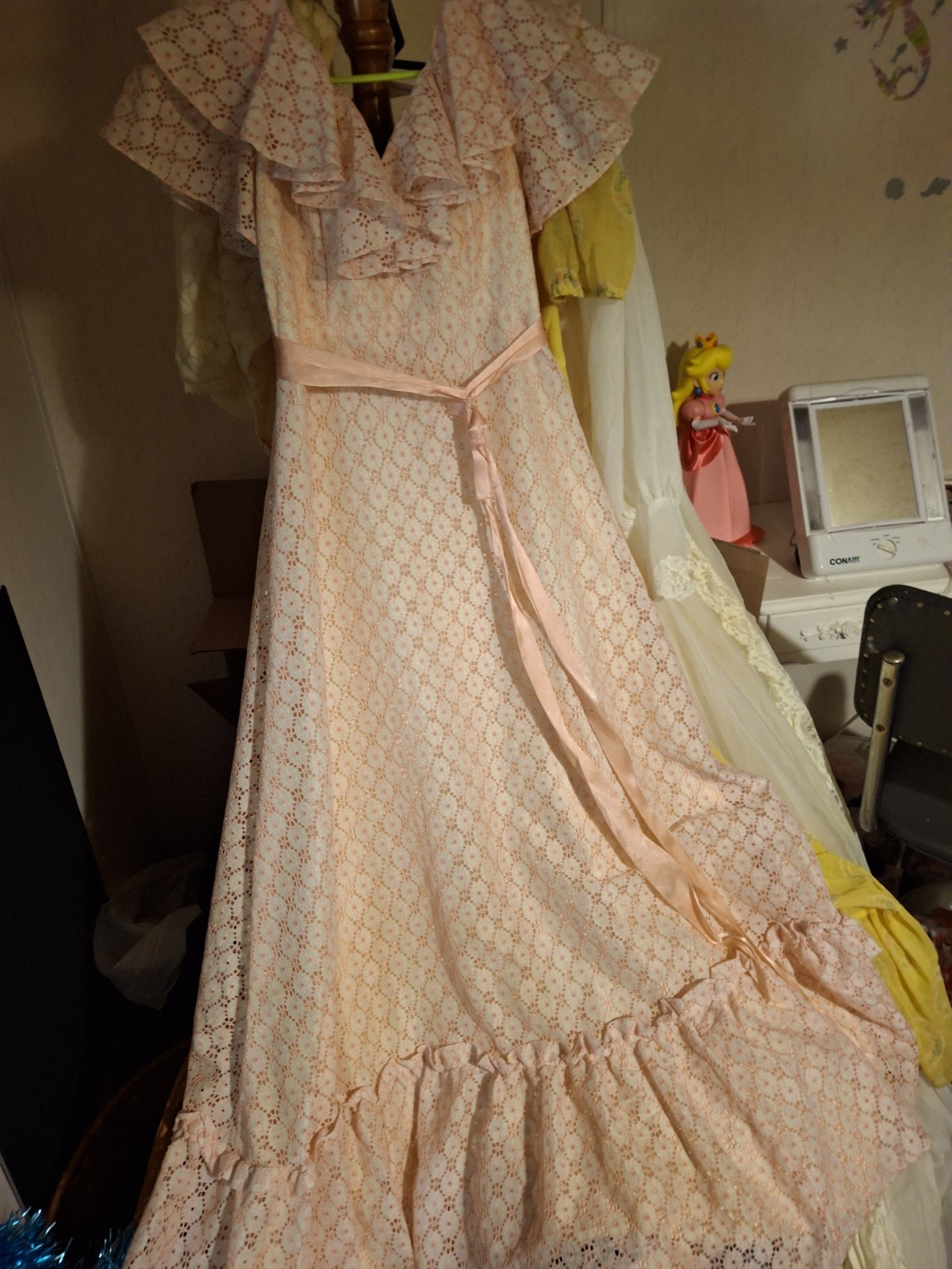 1970s Peach And Cream Dress With Ruffles Size Small