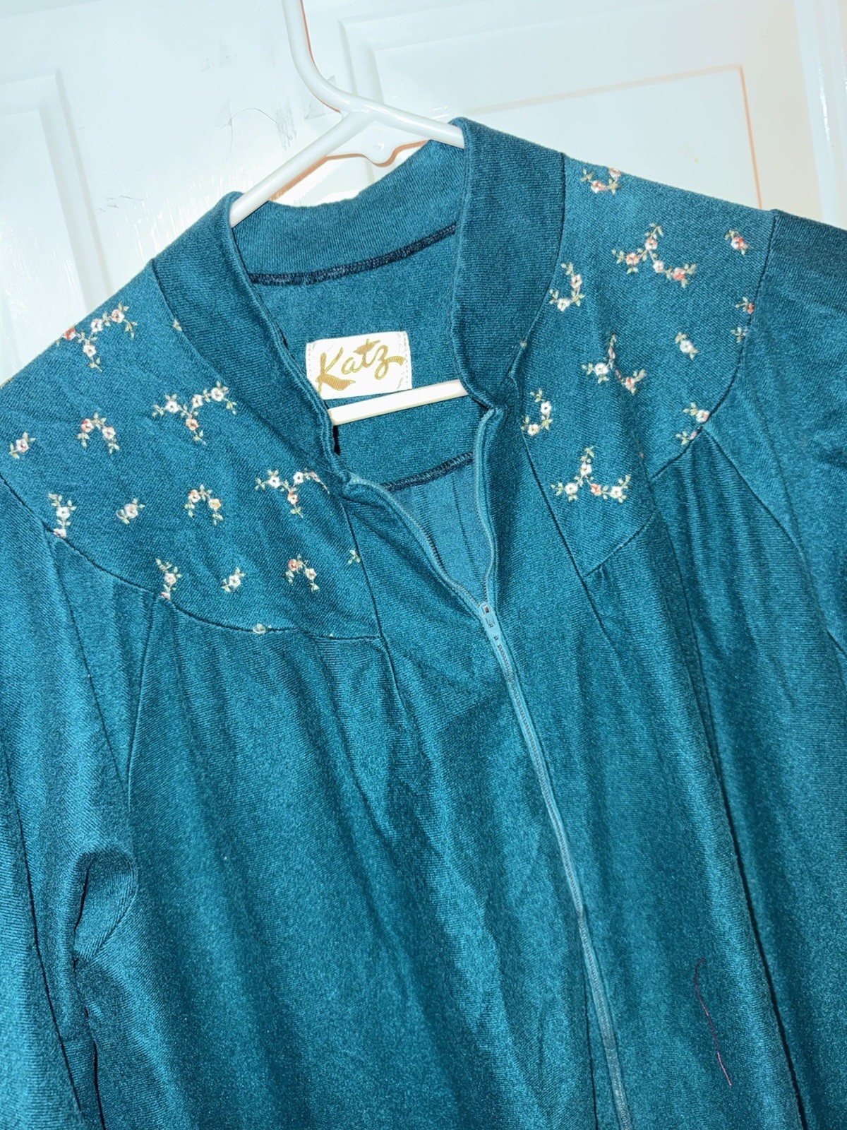 Katz Womens Long Nightgown Green Long Sleeve SZ L Flower Embroidery (WTF60)
