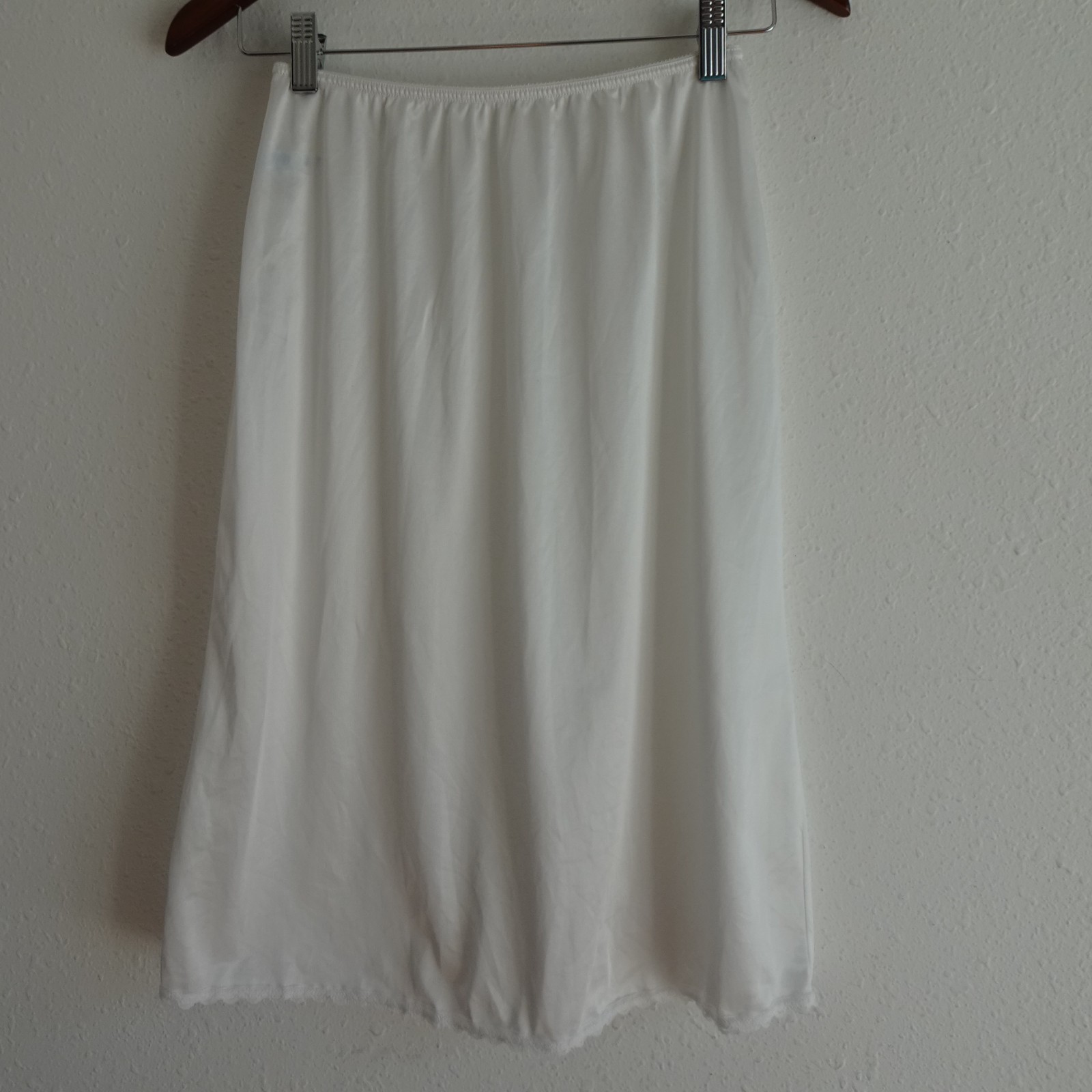 WARNER’S Half Slip Under Skirt White Size M Nylon Lace Trim Y2K Modest 25″ Long
