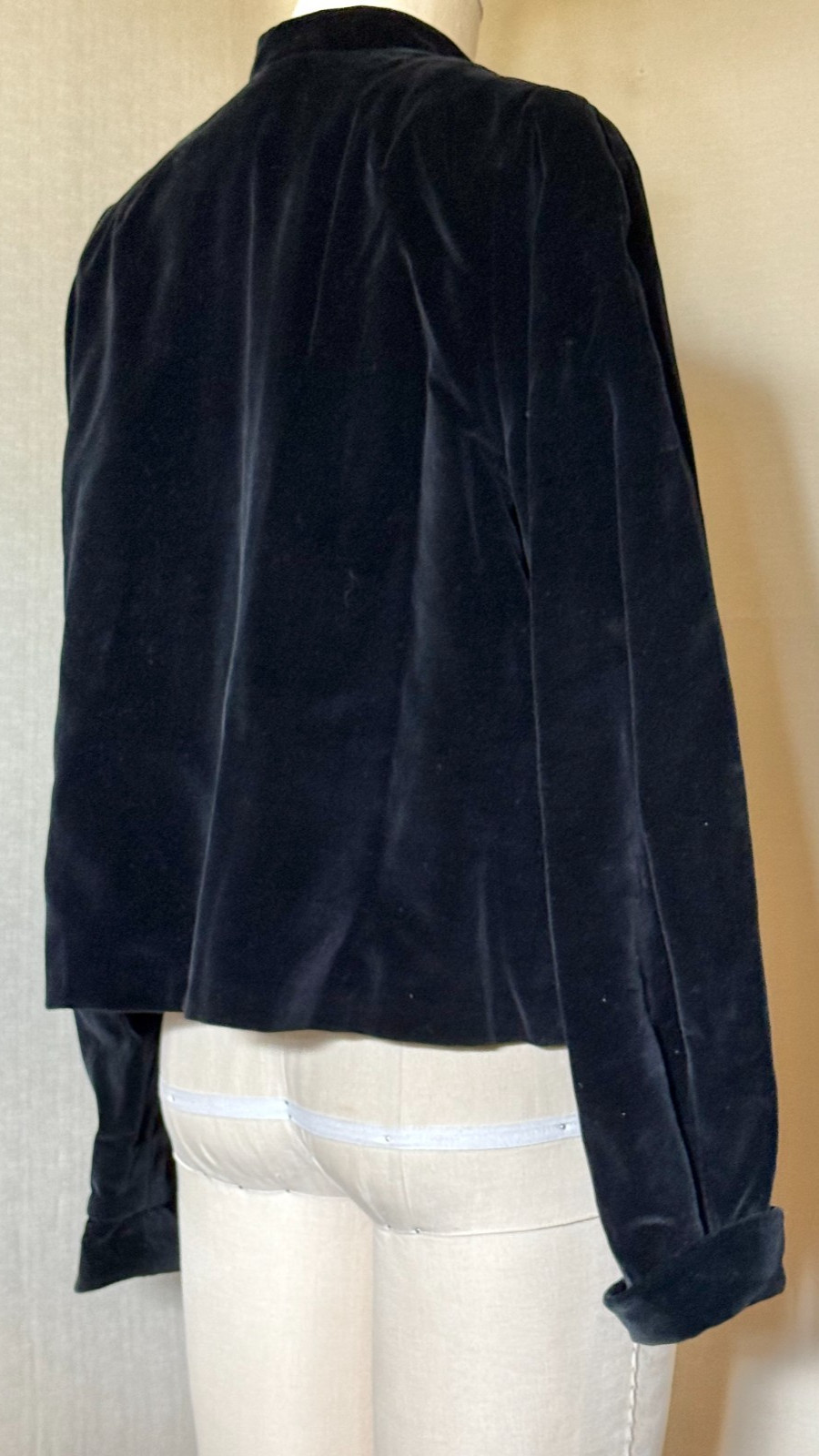 Vtg MCM 1940s /50s BLACK VELVET JACKET w/ WHITE SATIN LINING, CLASSIC TAILORED!!