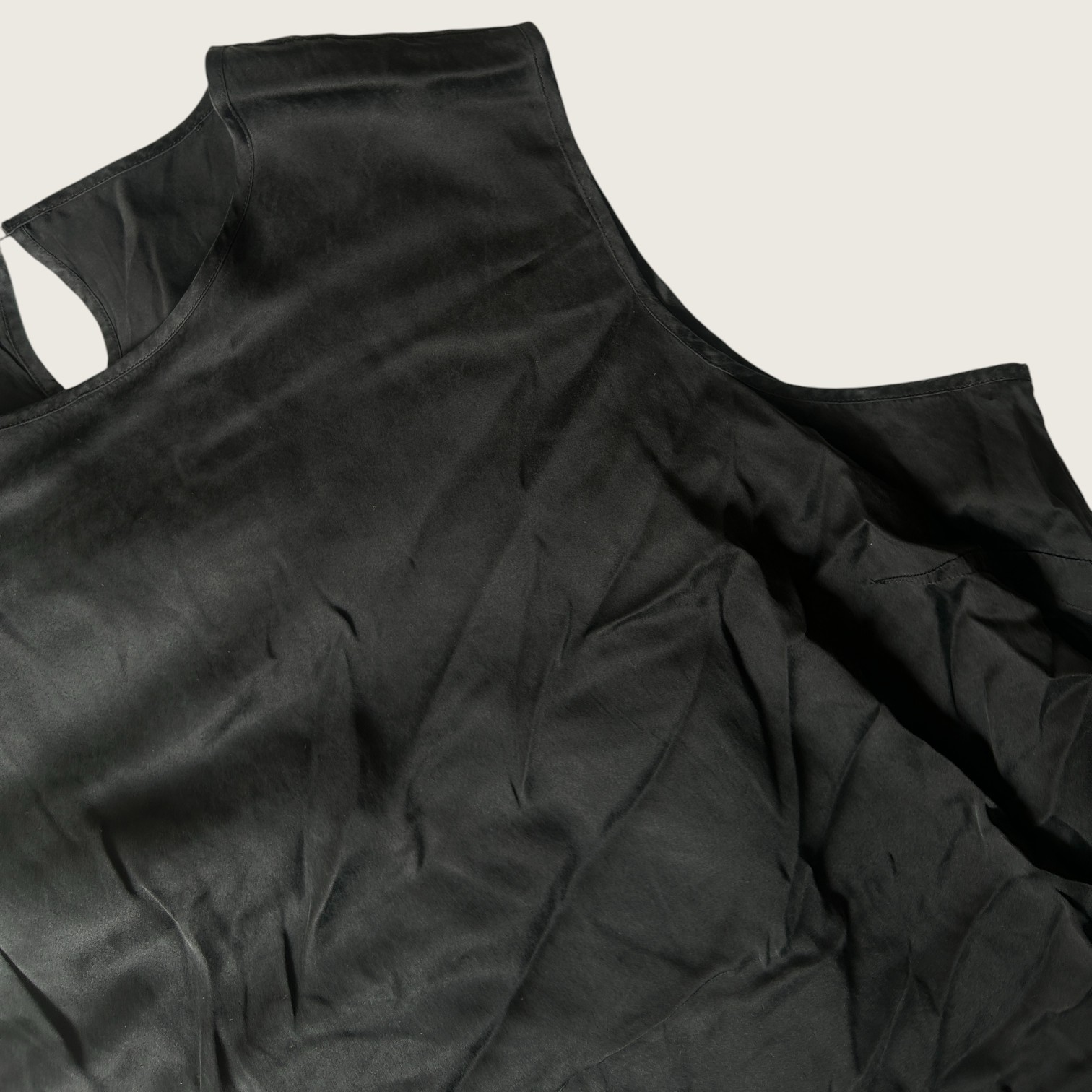 Vintage Black Silk Sleeveless Blouse Plus Size 2XL Keyhole Button Neck