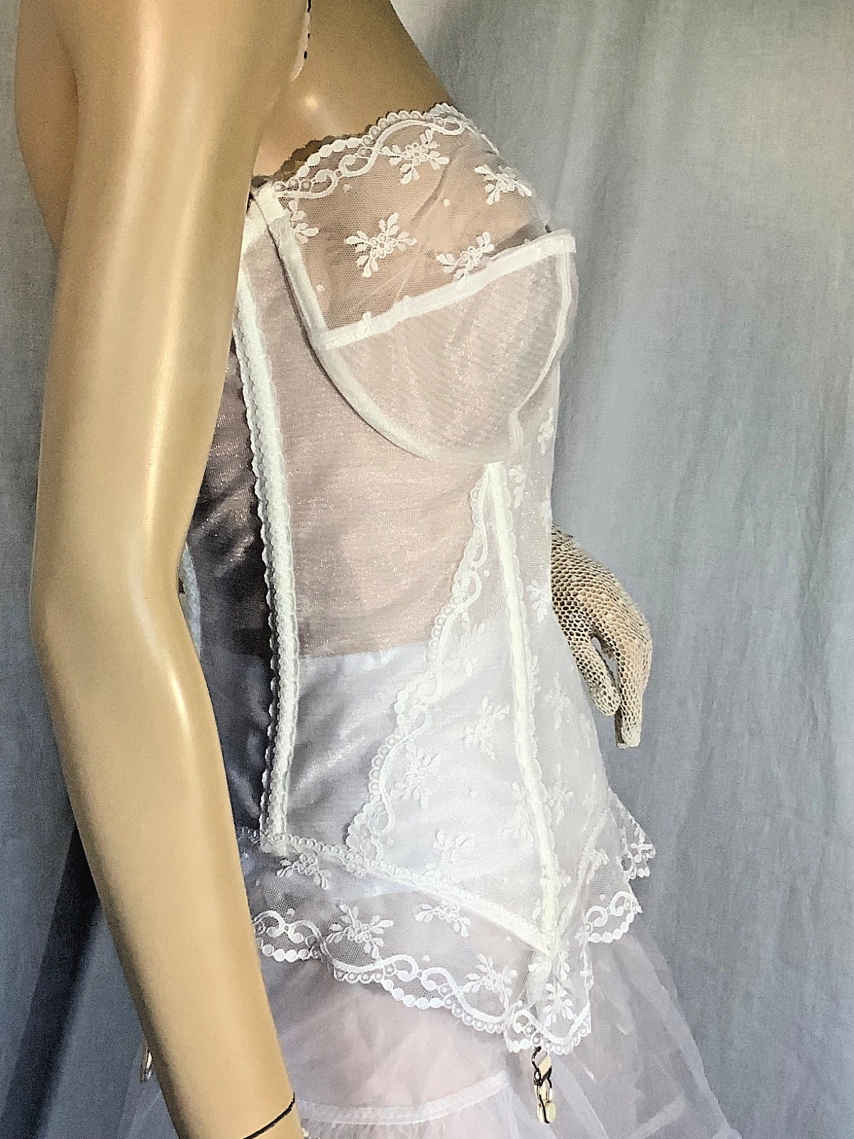 Vintage strapless Bustier bra UW white Boned sheer Lace 38DD Silhouette 4 garter