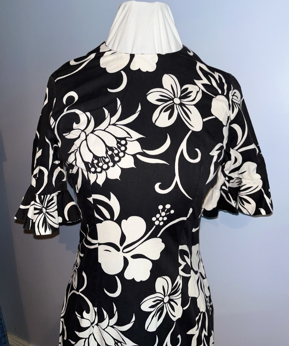 Vintage Hawaiian Maxi Hostess Dress Hibiscus Black White Mermaid Fishtail Hem