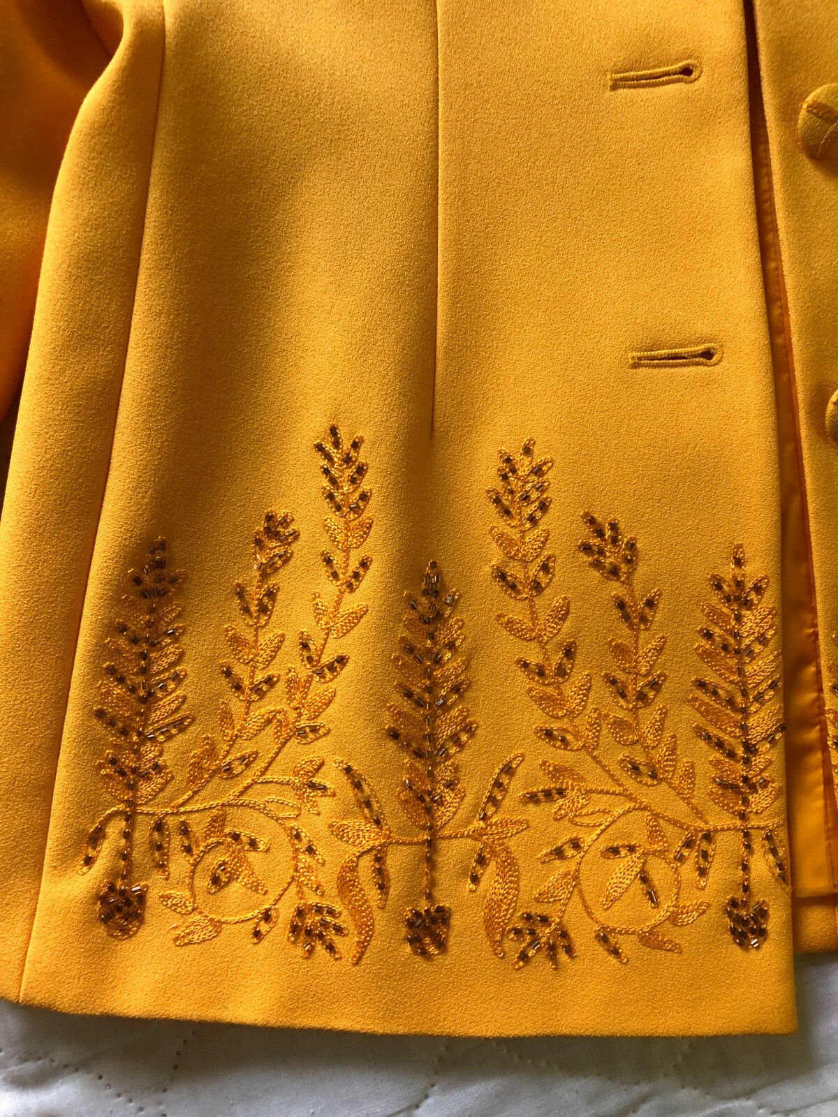 Vintage Yellow „Studio C” Suit – Sequence, lined, covered buttons, longer jacket