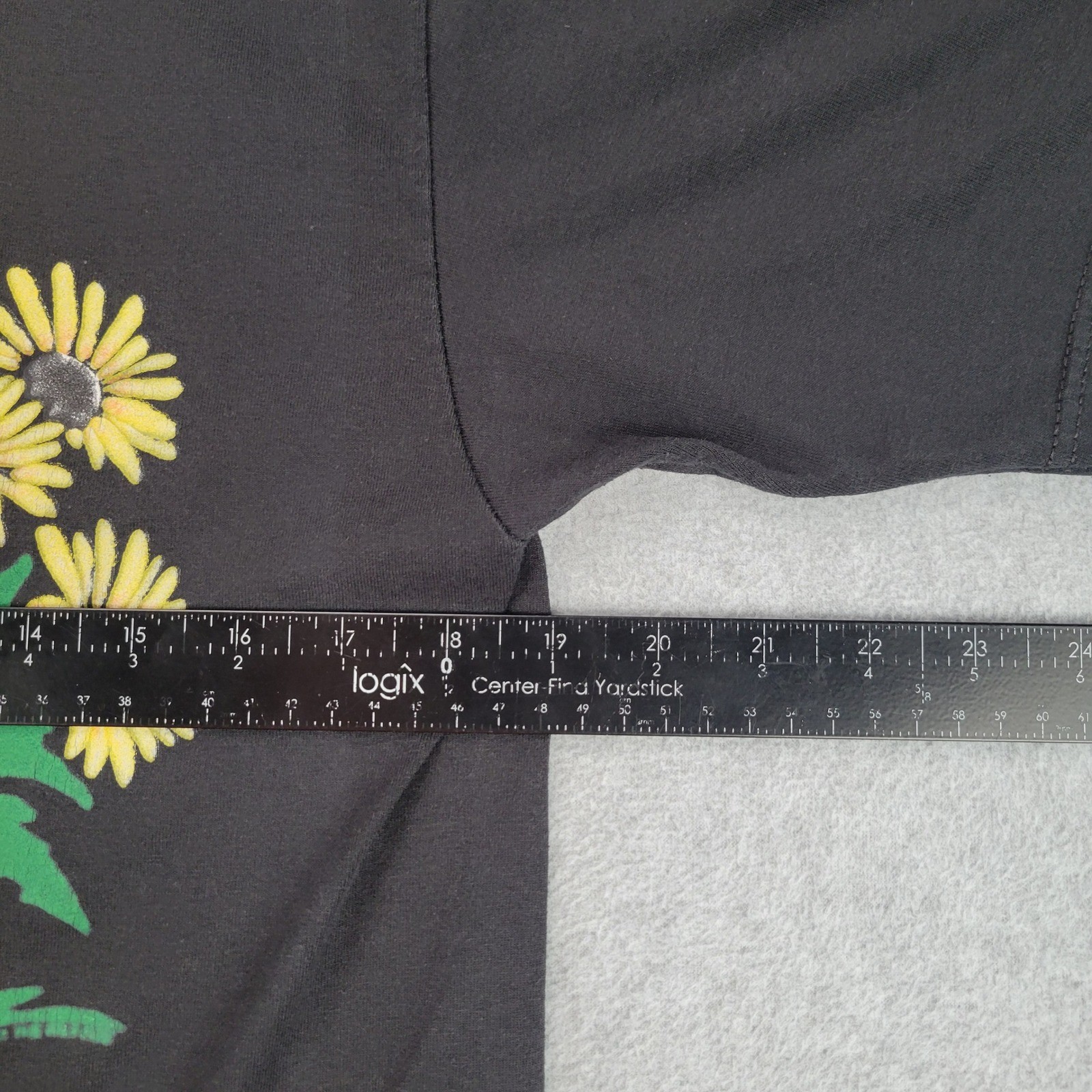 Jerzees Graphic T-Shirt Womens Medium Black Vintage 90s Daisy Floral USA Made