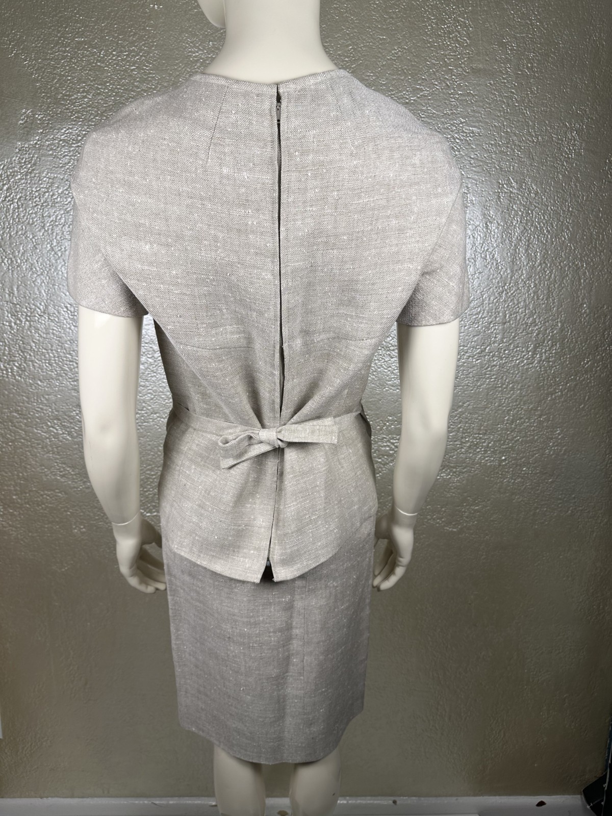 Vintage 1960’s Ladies JUNIOR SOPHISTICATES Tan Linen Two Piece Skirt Suit Set