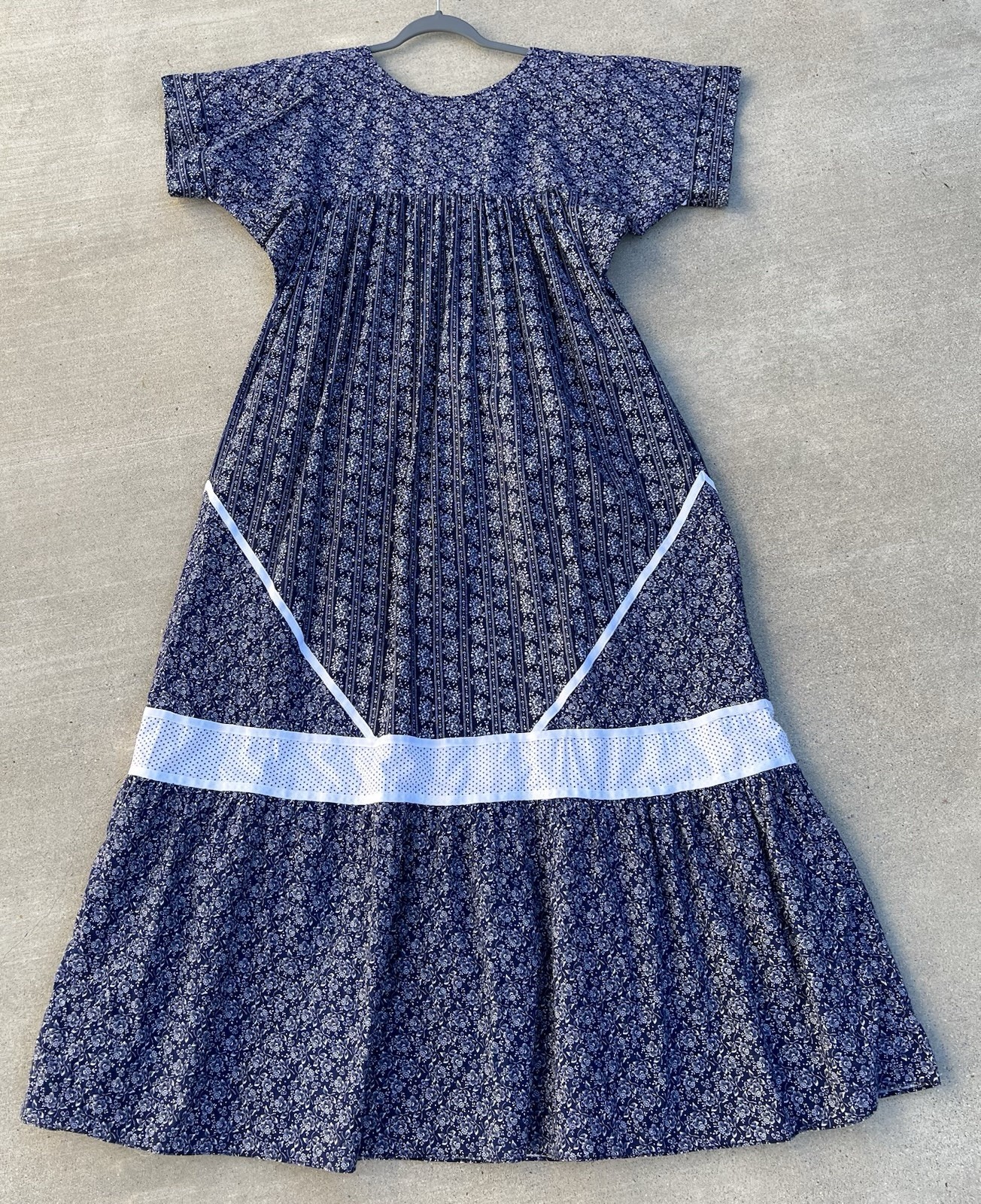 Carol Bennett Liberty House Hawaii Dress M Blue Floral Prairie Muu Muu Vintage
